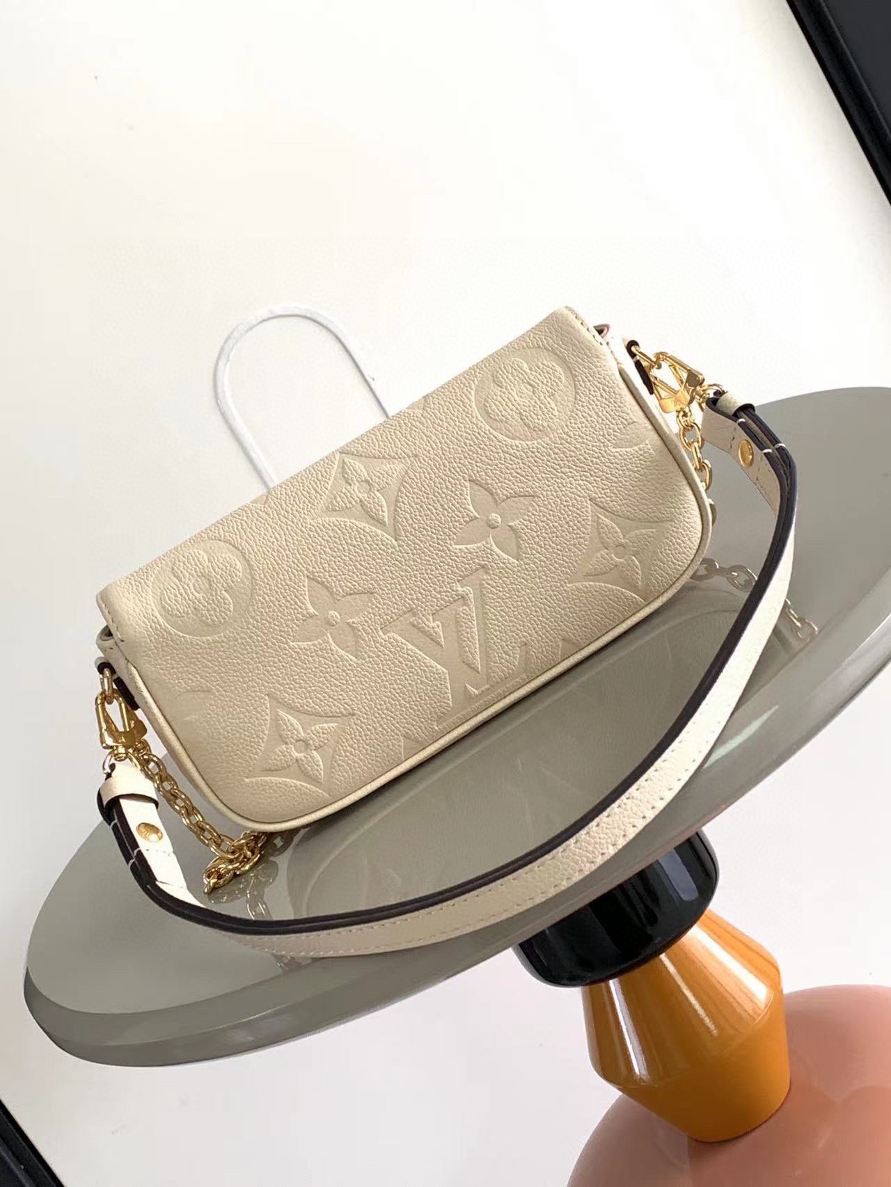 LV M82210 M81911 Wallet on Chain Ivy
