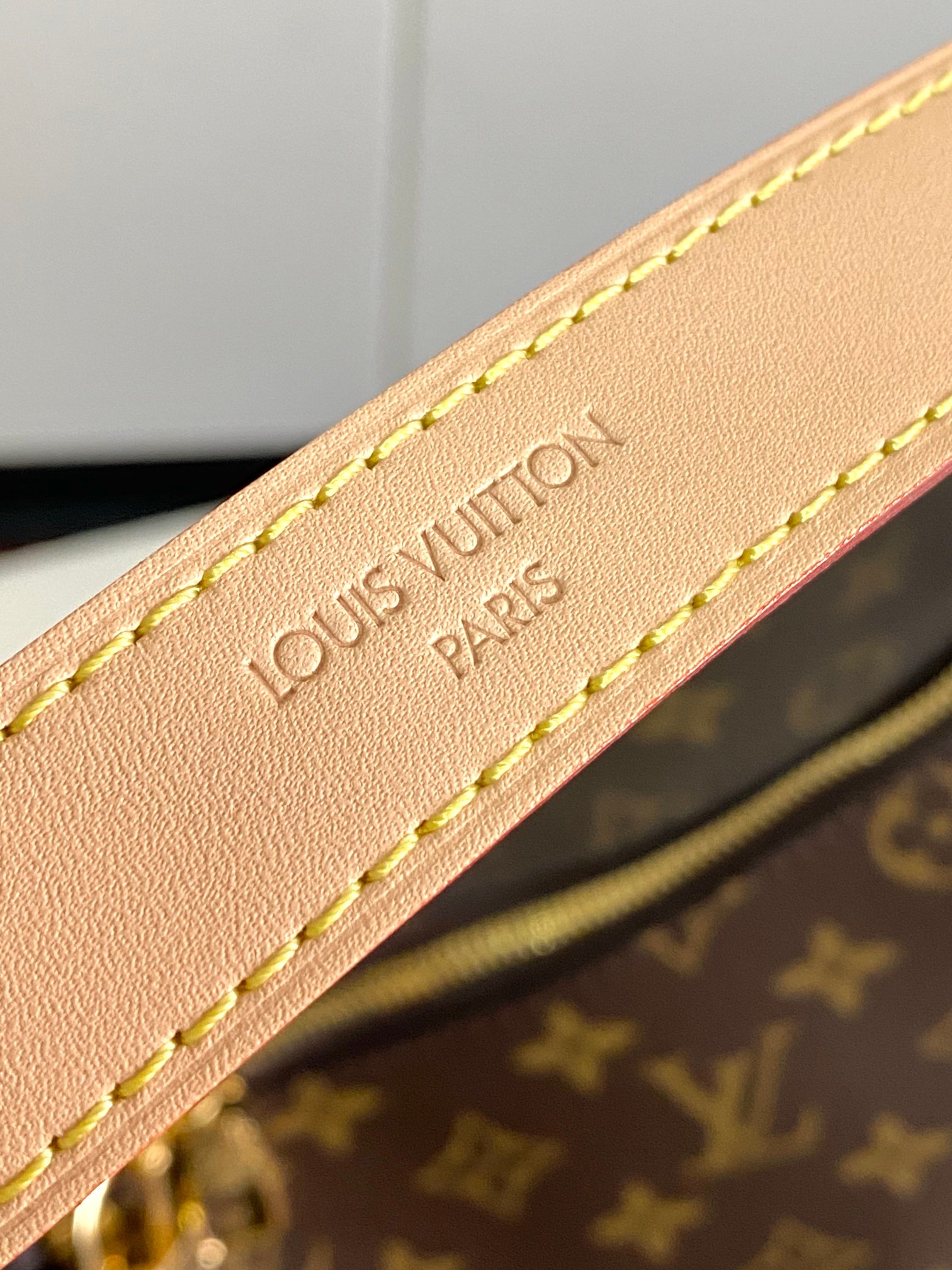 V Women's Flowergram 3.0 wide LV Flowergram