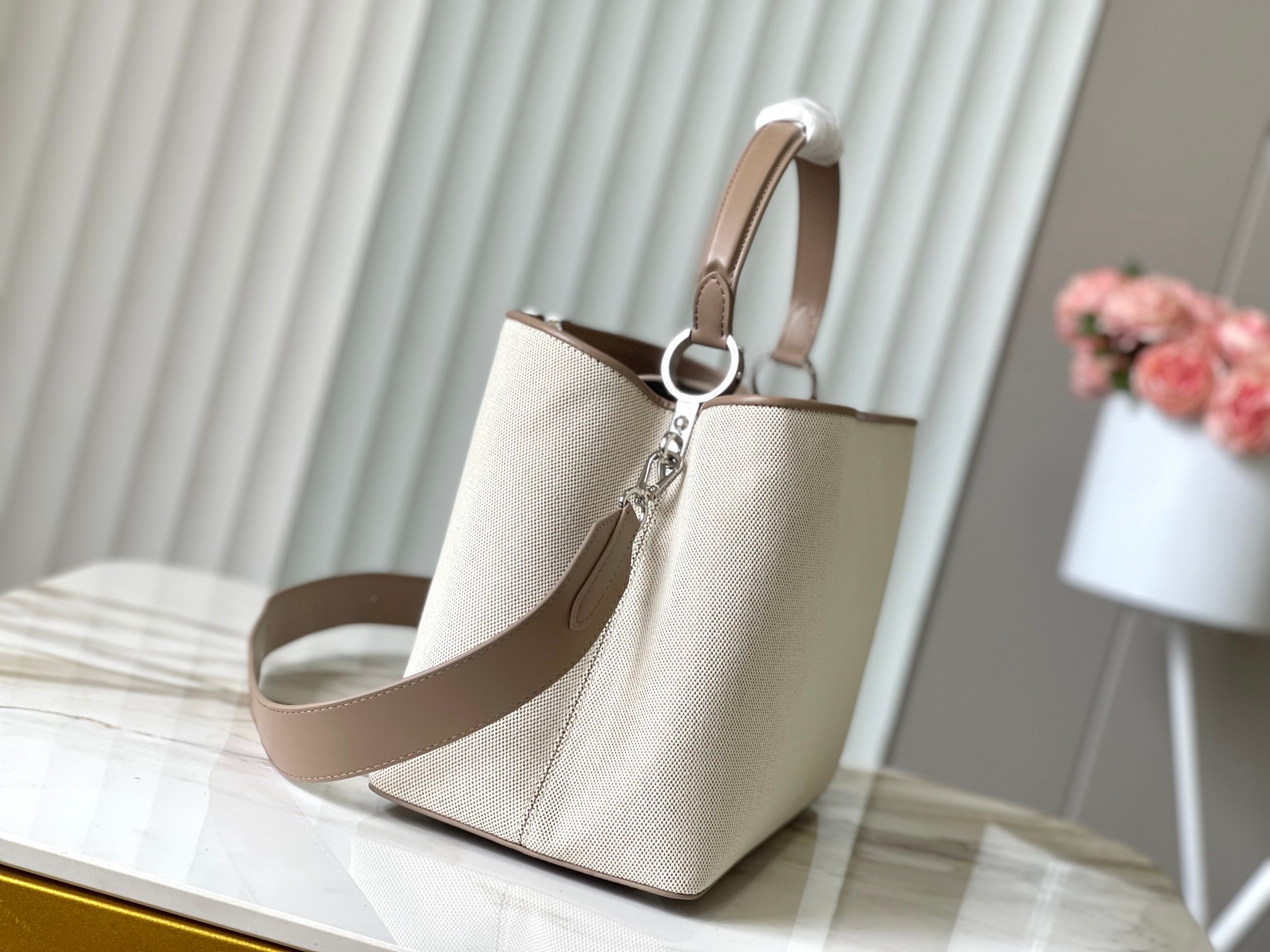 Capucines Souple large handbag- gray canvas