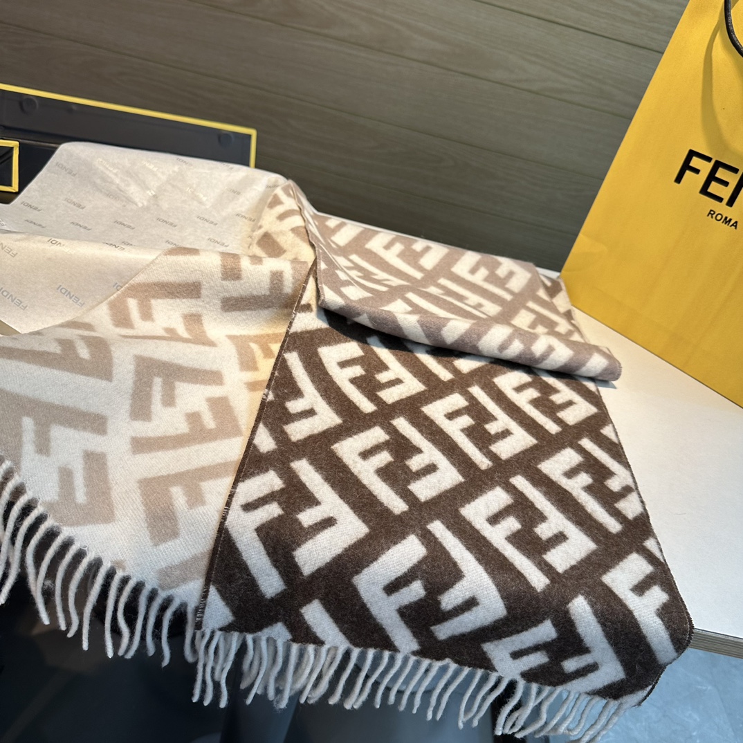 Fendi Presbyterian gradient double-sided cashmere scarf