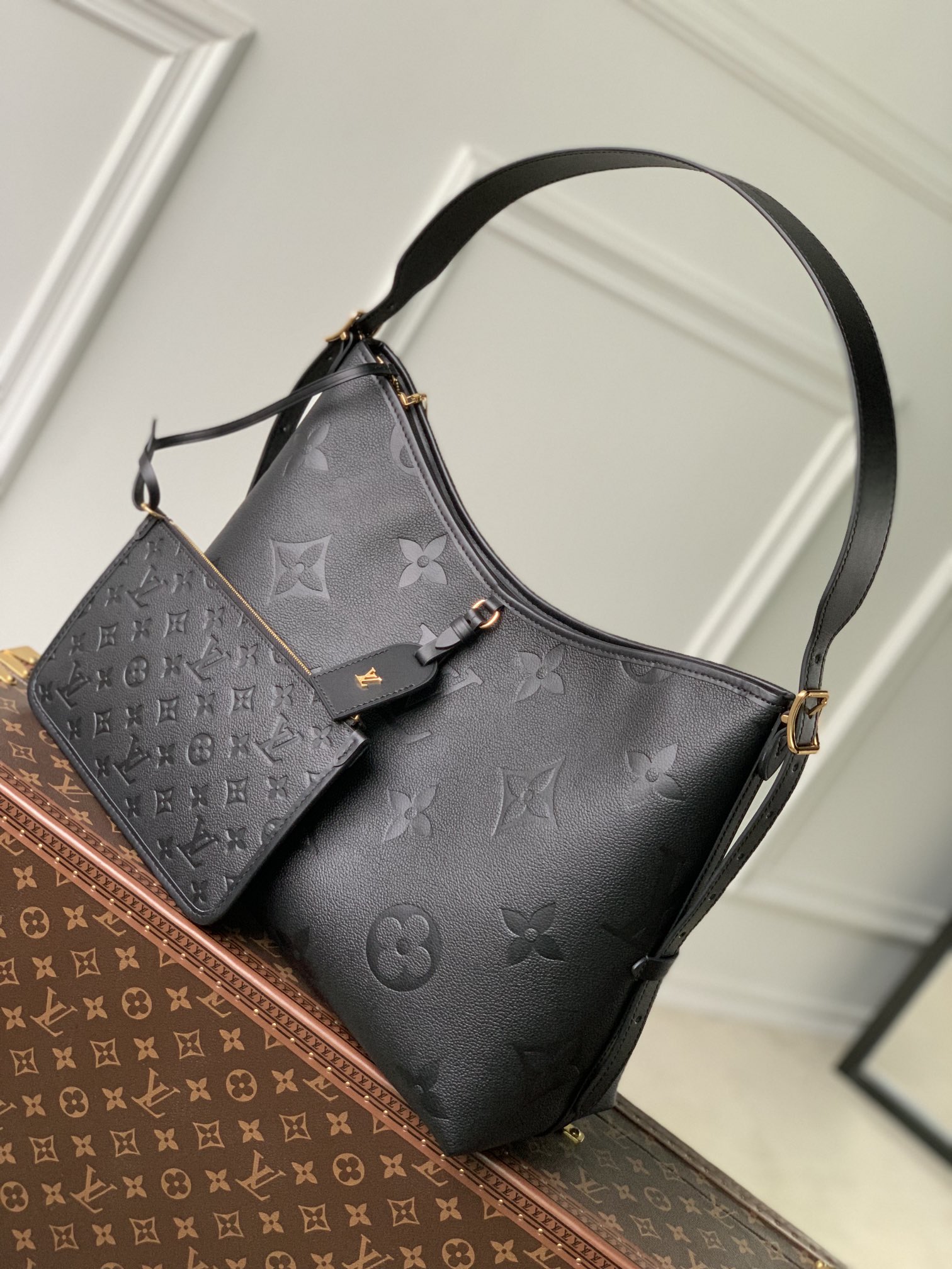 Louis Vuitton M46289 CarryAll MM Black