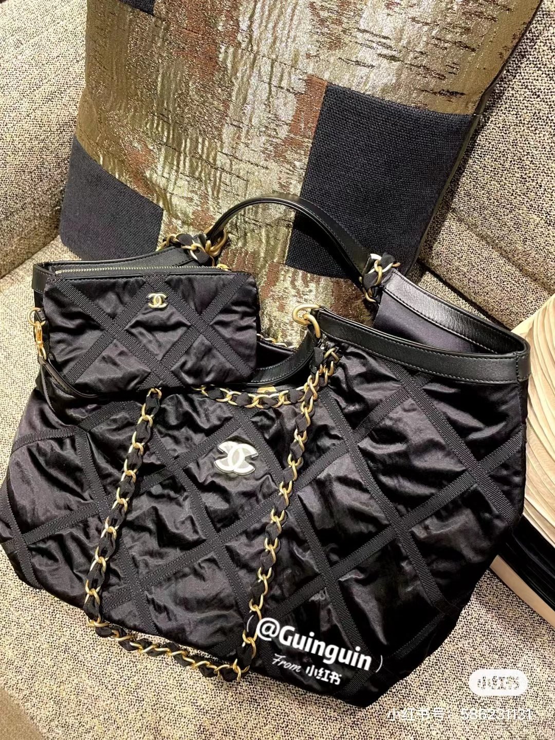 Black nylon MAX shopping bag