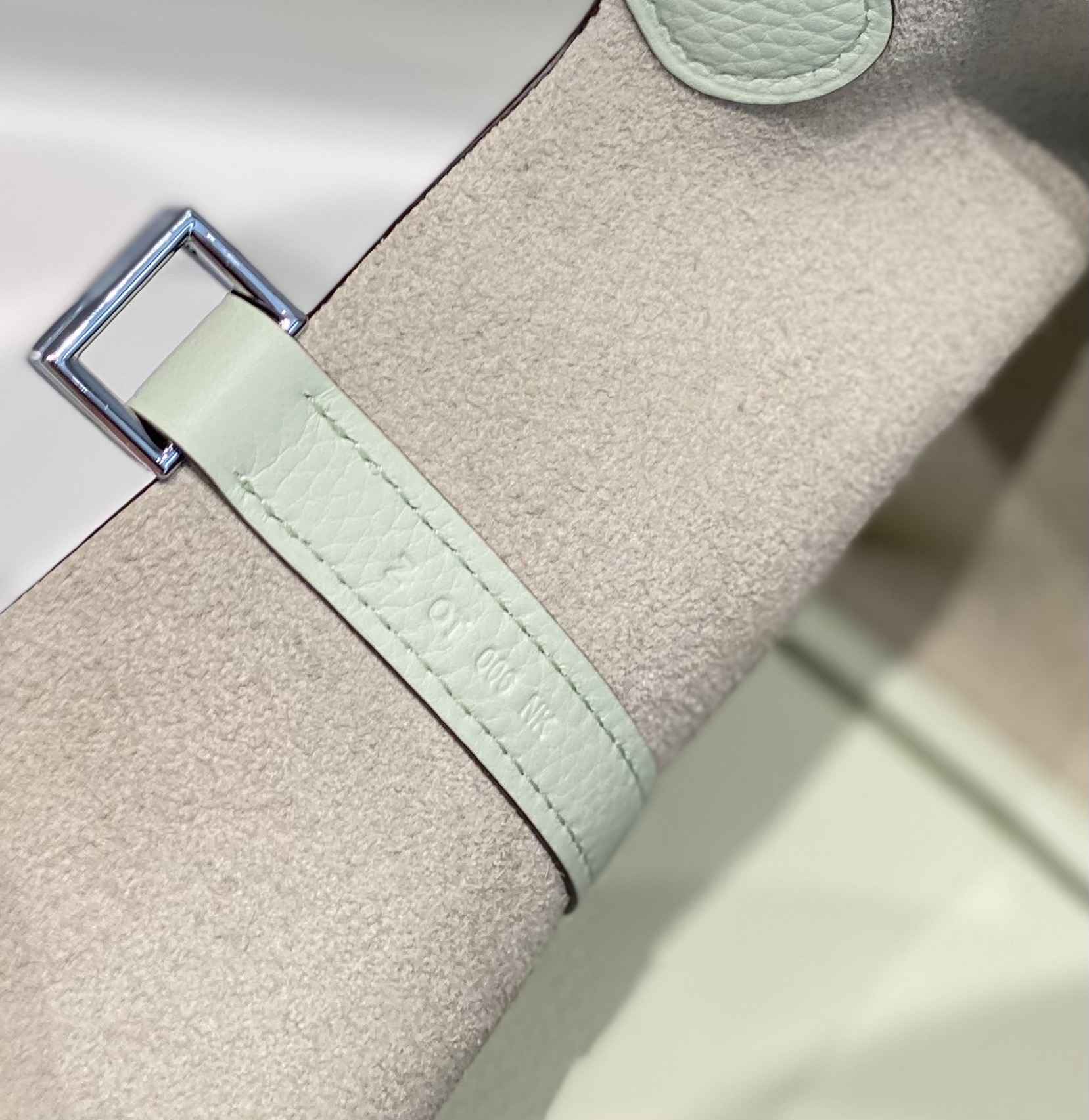 𝑷𝒊𝒄𝒐𝒕𝒊𝒏 𝒍𝒐𝒄𝒌 Bubble green