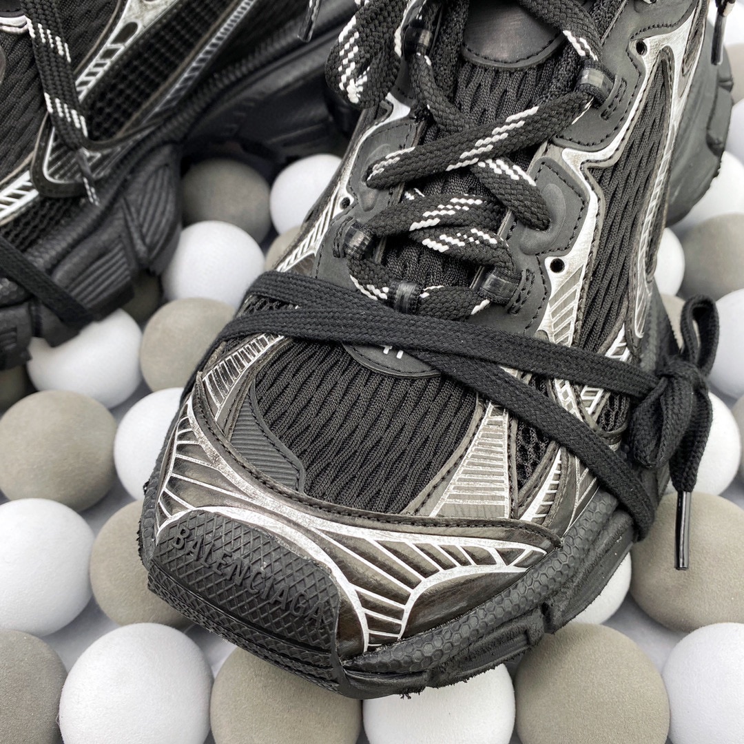 Balenciaga 3XL Distressed Retro Dad Sneakers in Black/Silver