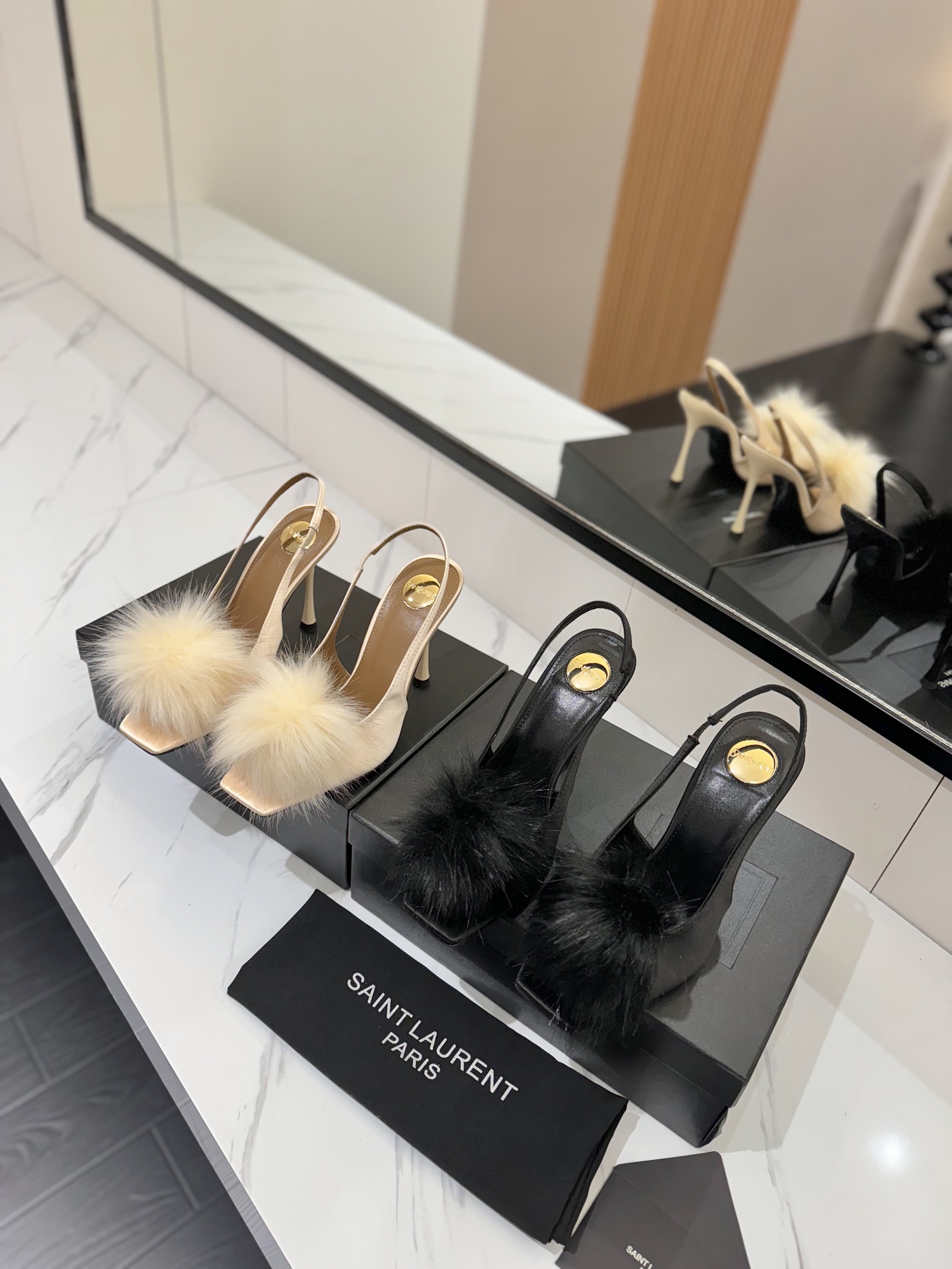 💰 Yves Saint Laurent Amber Series Mink Fur Sandals