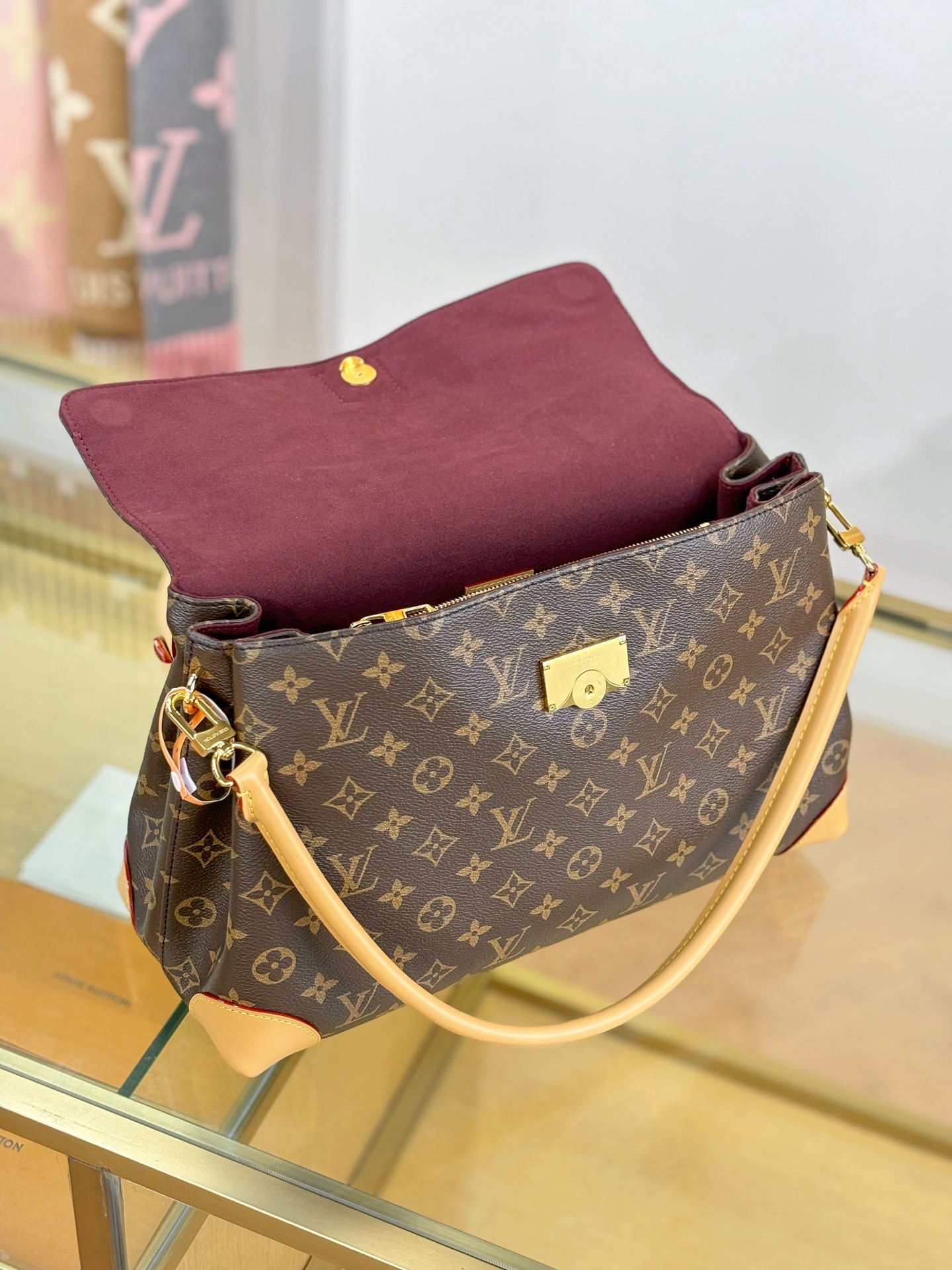 LV M14473 Hide Away MM