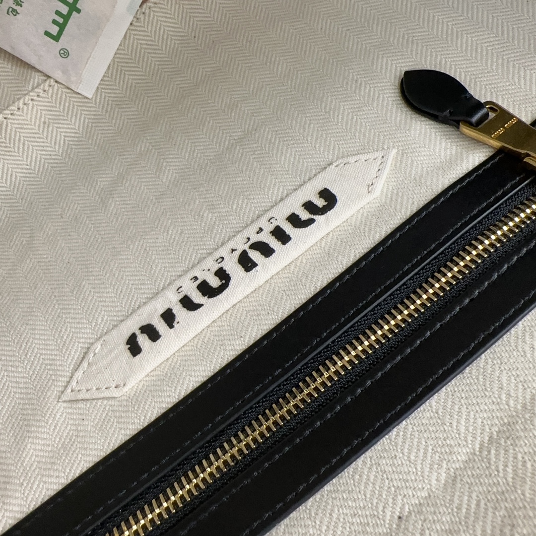 MiuMiu-New Spliced Briefcase-5BB117