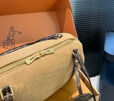 LOUIS VUITTON M26358 Express MM