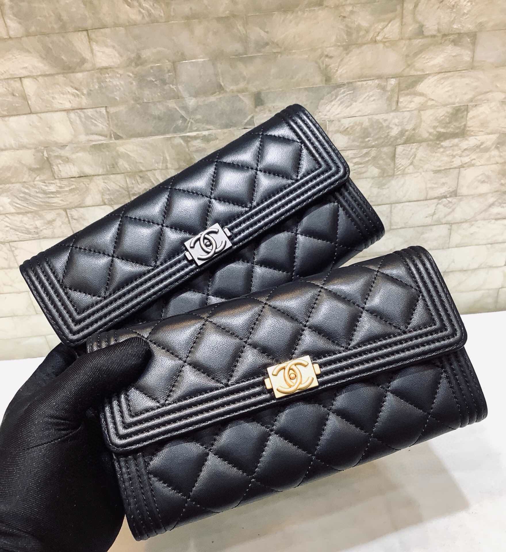Chanel A80283 Bi-Fold Wallet