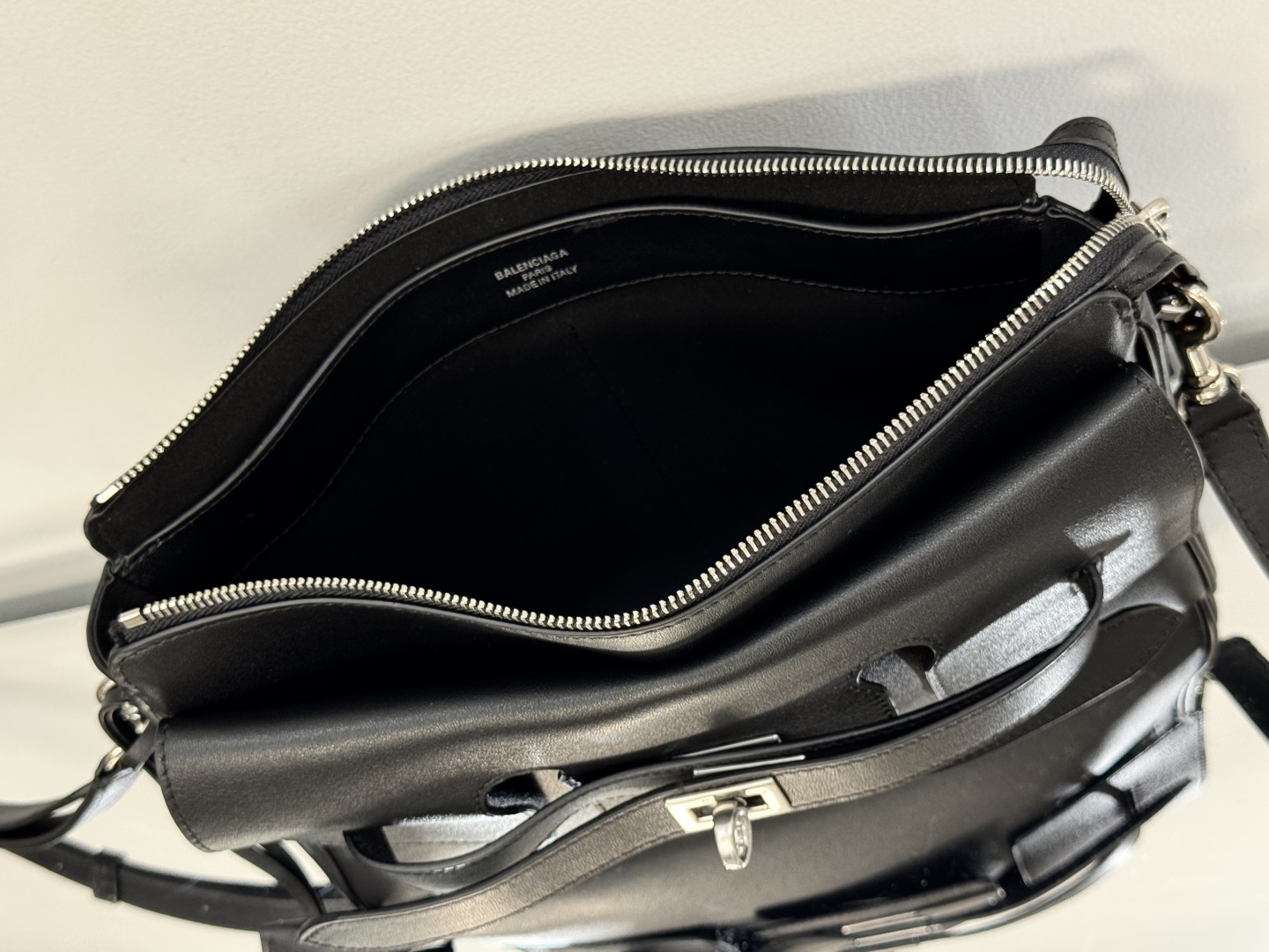 BALENCIAGA Men's Bel Air Zipped Messenger Bag Small in Black