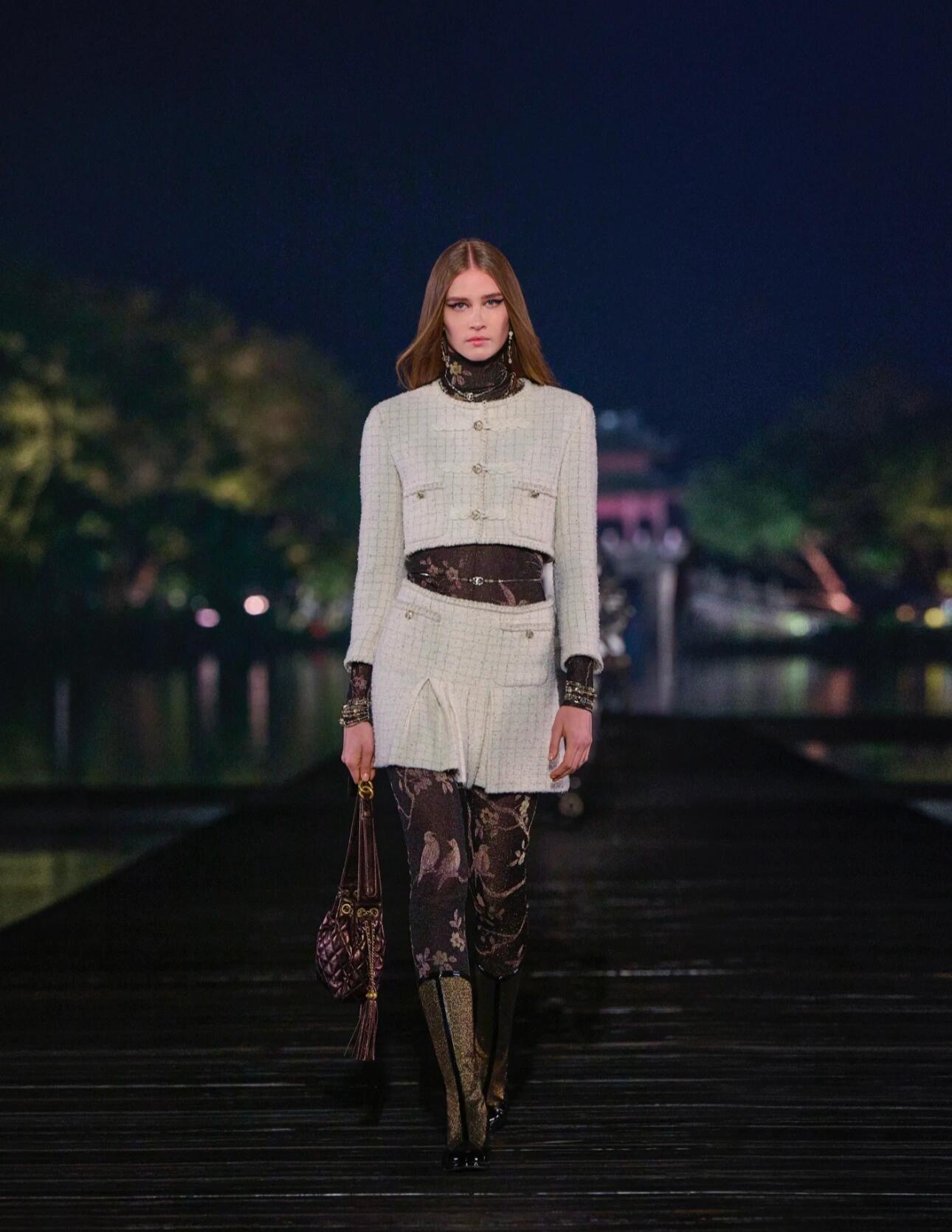 CHANEL 25B Haute Couture-Inspired Tweed Set