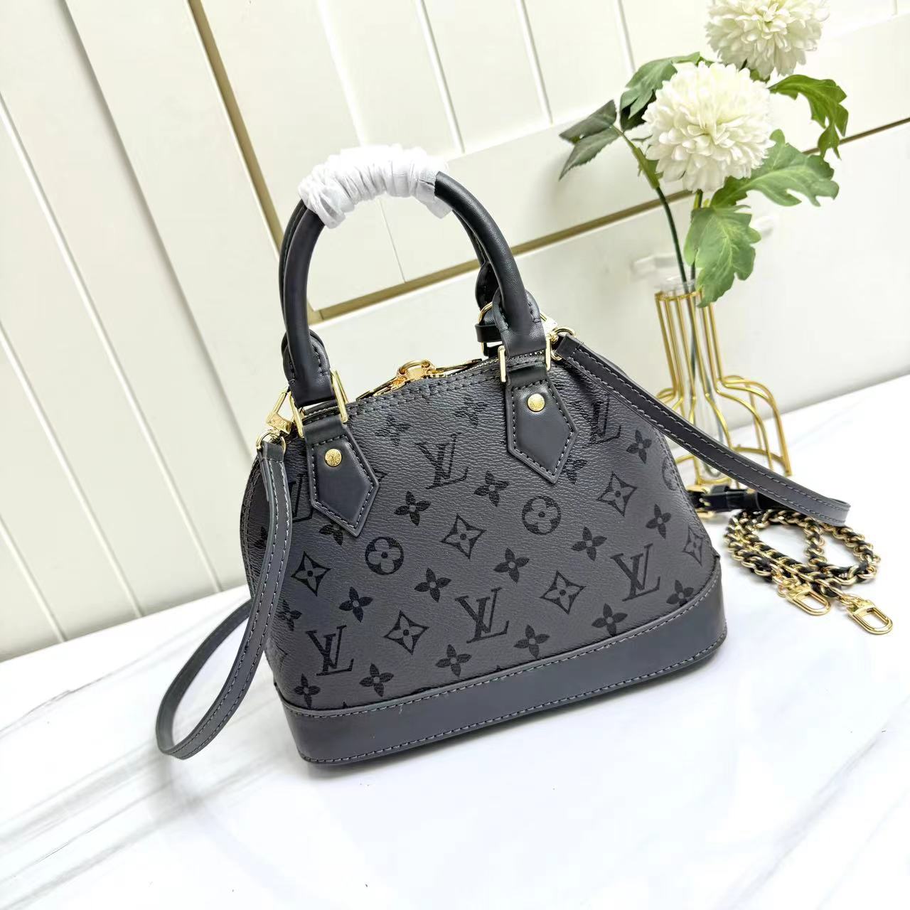 Louis Vuitton Gris Trianon M12561 Alma BB