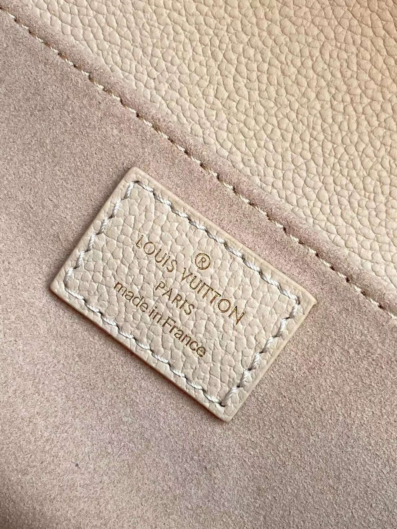 Louis Vuitton M46595 Pochette Métis East West