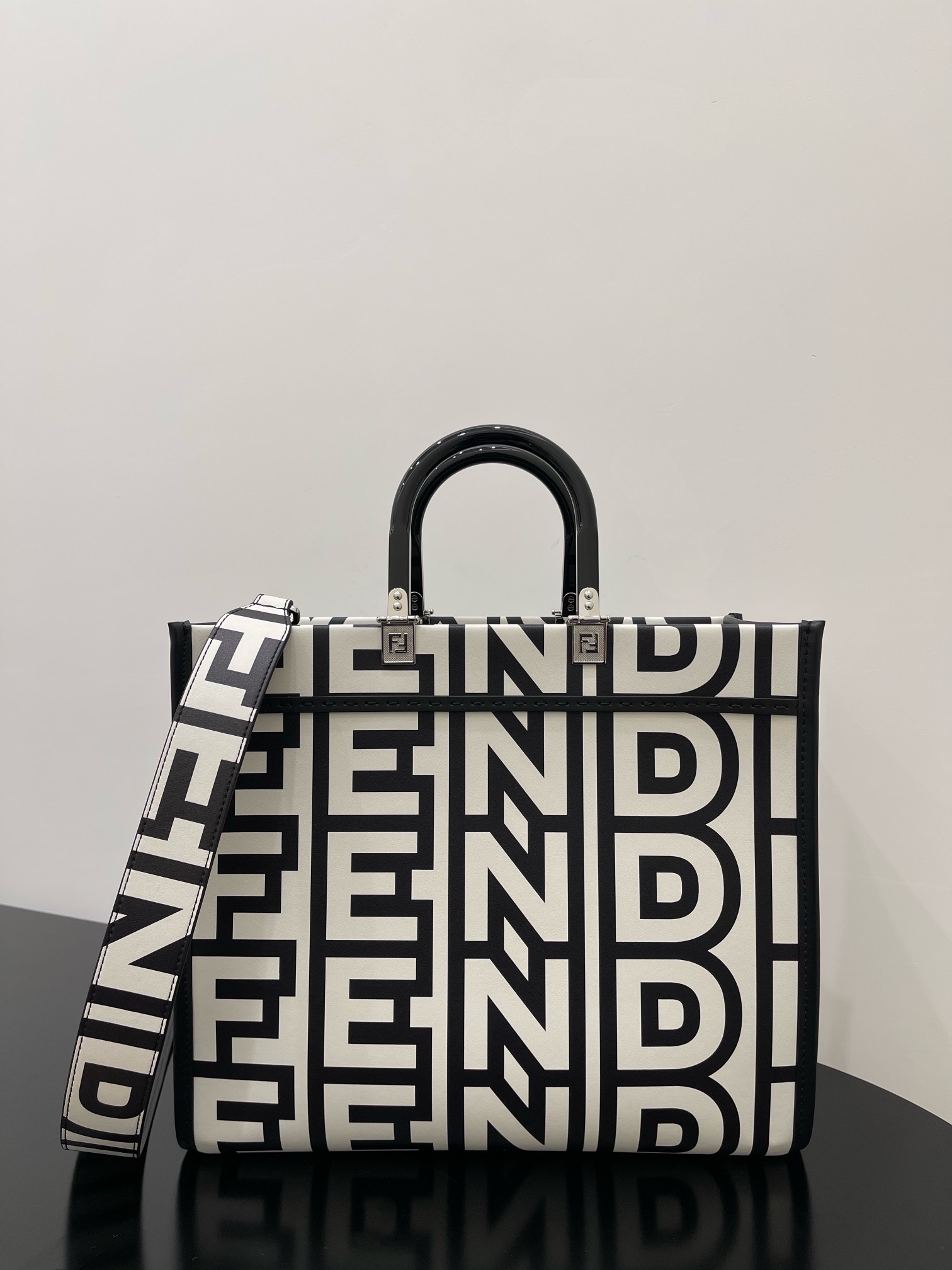 FENDI-Sunshine Medium Tote