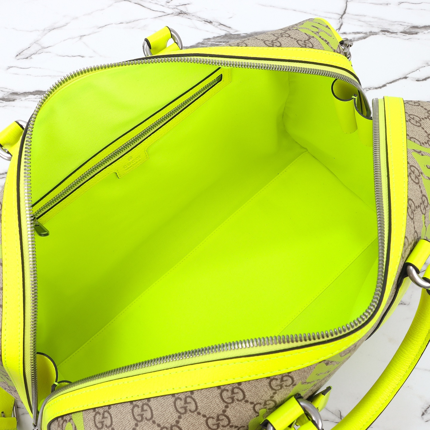 GUCCI Medium duffle bag with print