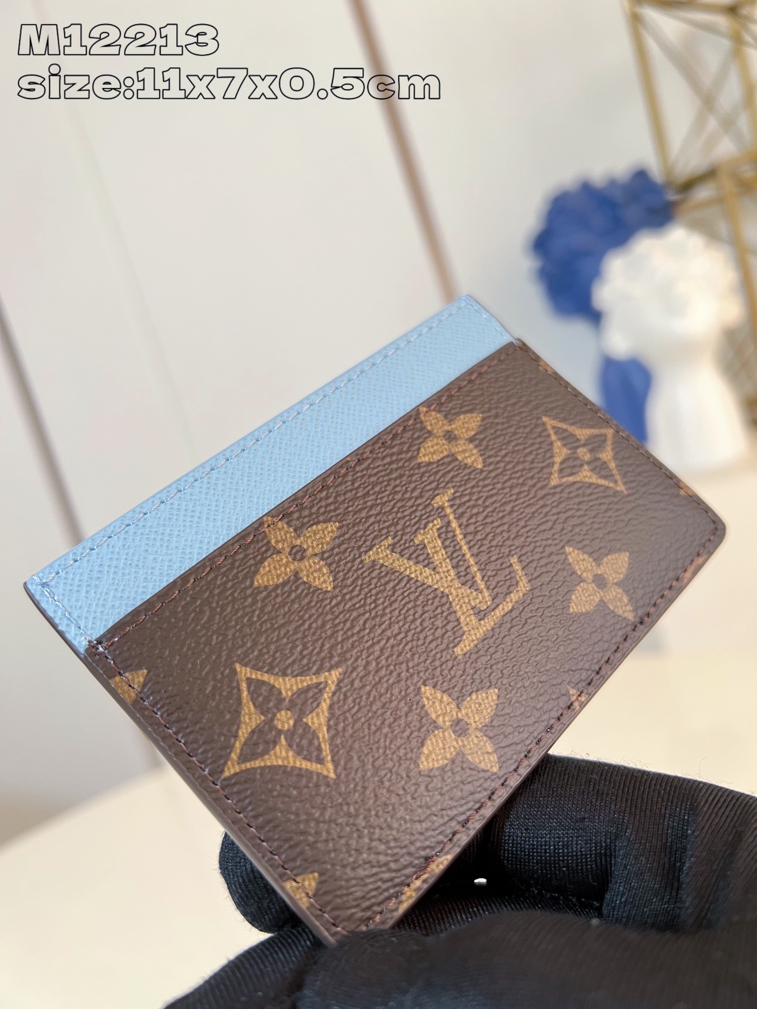 LV-M12213-Business card holder