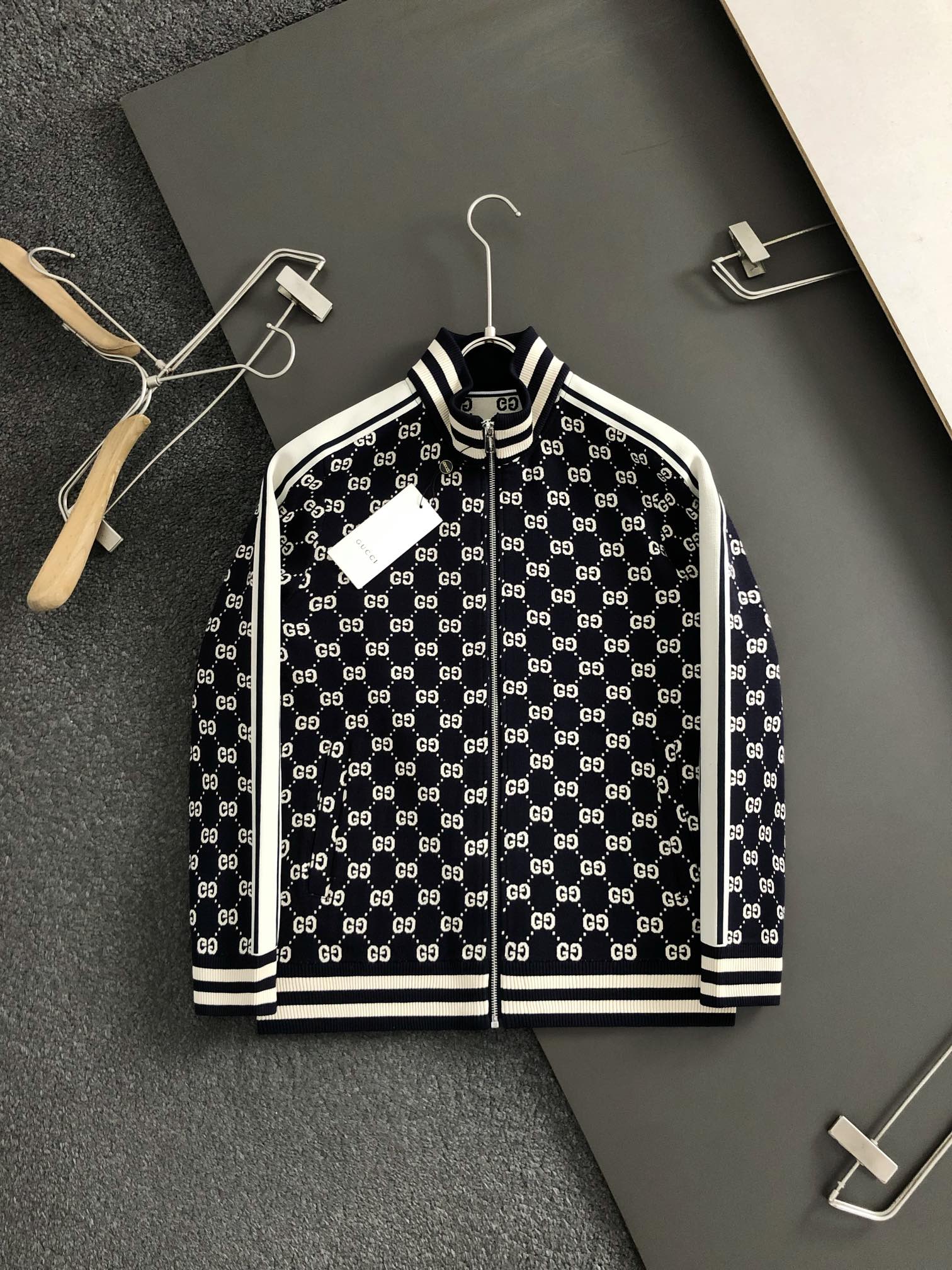 Gucci- two-tone letter jacquard stand-up collar wool jacket