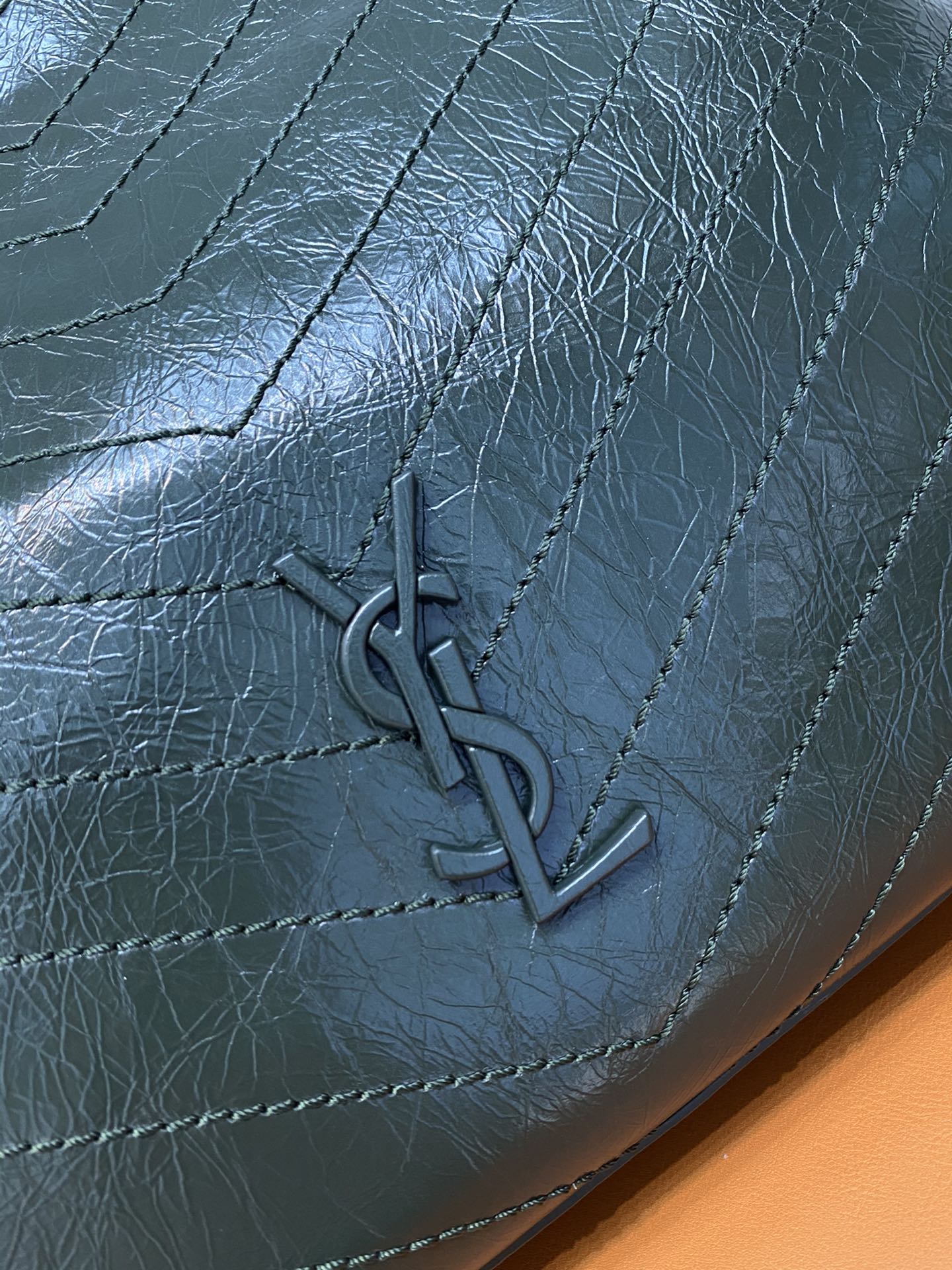 Saint Laurent Niki Medium Foldable Leather Tote