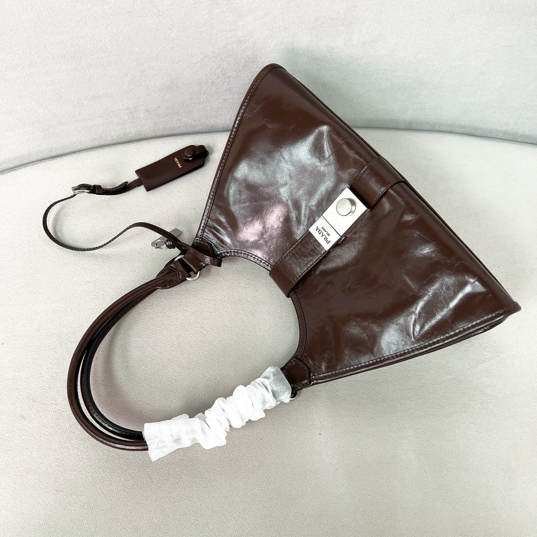 Prada- 2025 Oil-Wax Leather Signature Bag 1BG563 -Brown