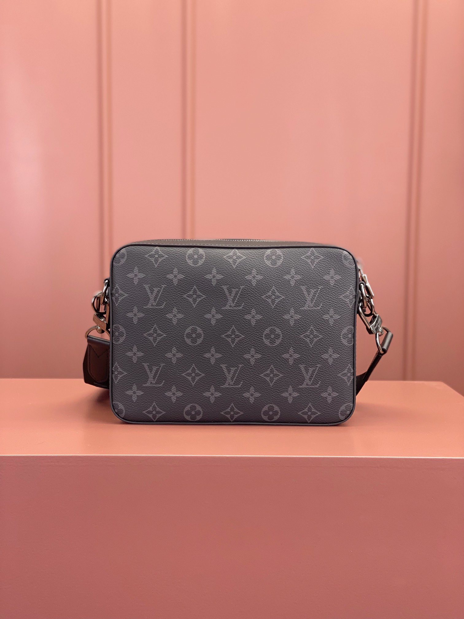 LV-M69443 Trio Messenger