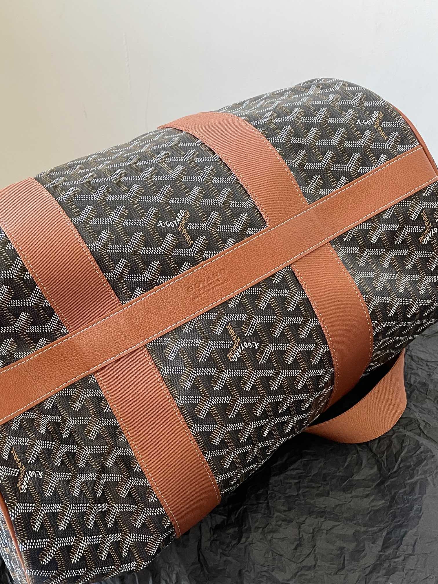 Goyard Barrel 40 – Black & Brown