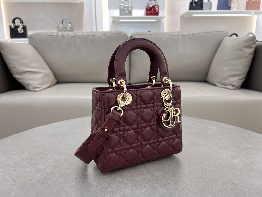 Four tarts sheepskin wine red