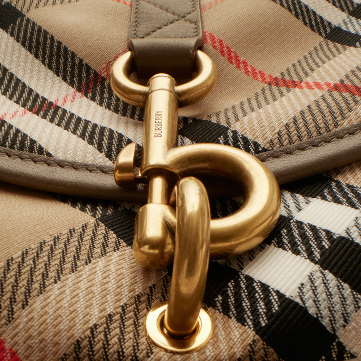 Small B Clip Messenger Bag