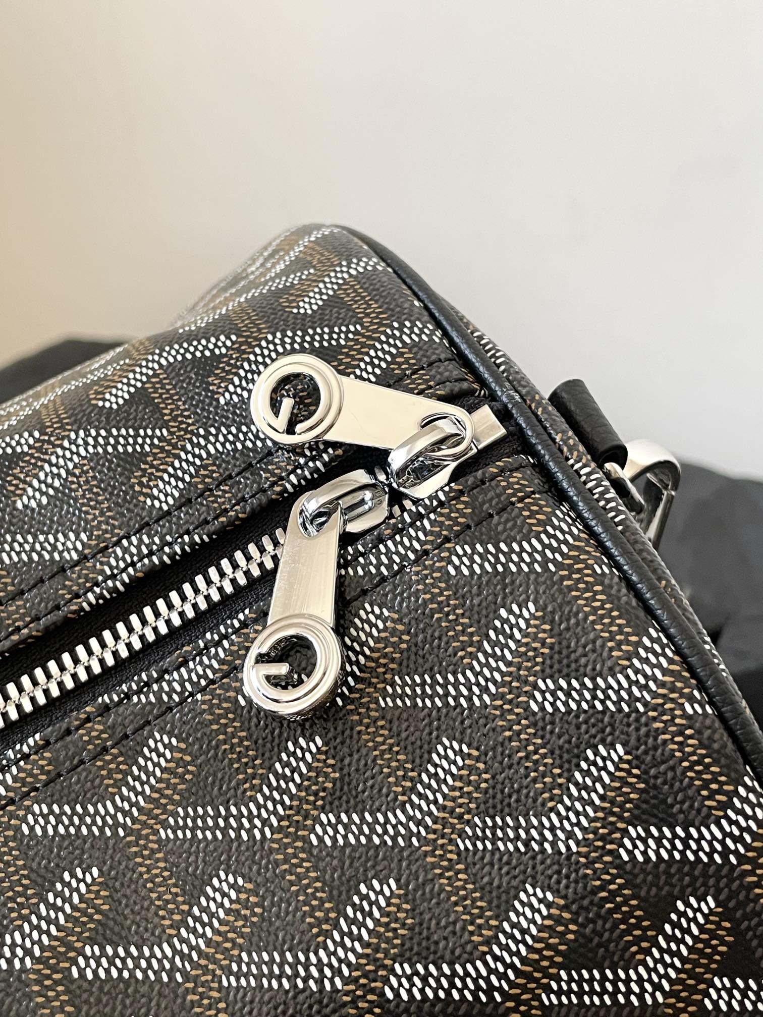 Goyard Barrel 40 – Black 🖤