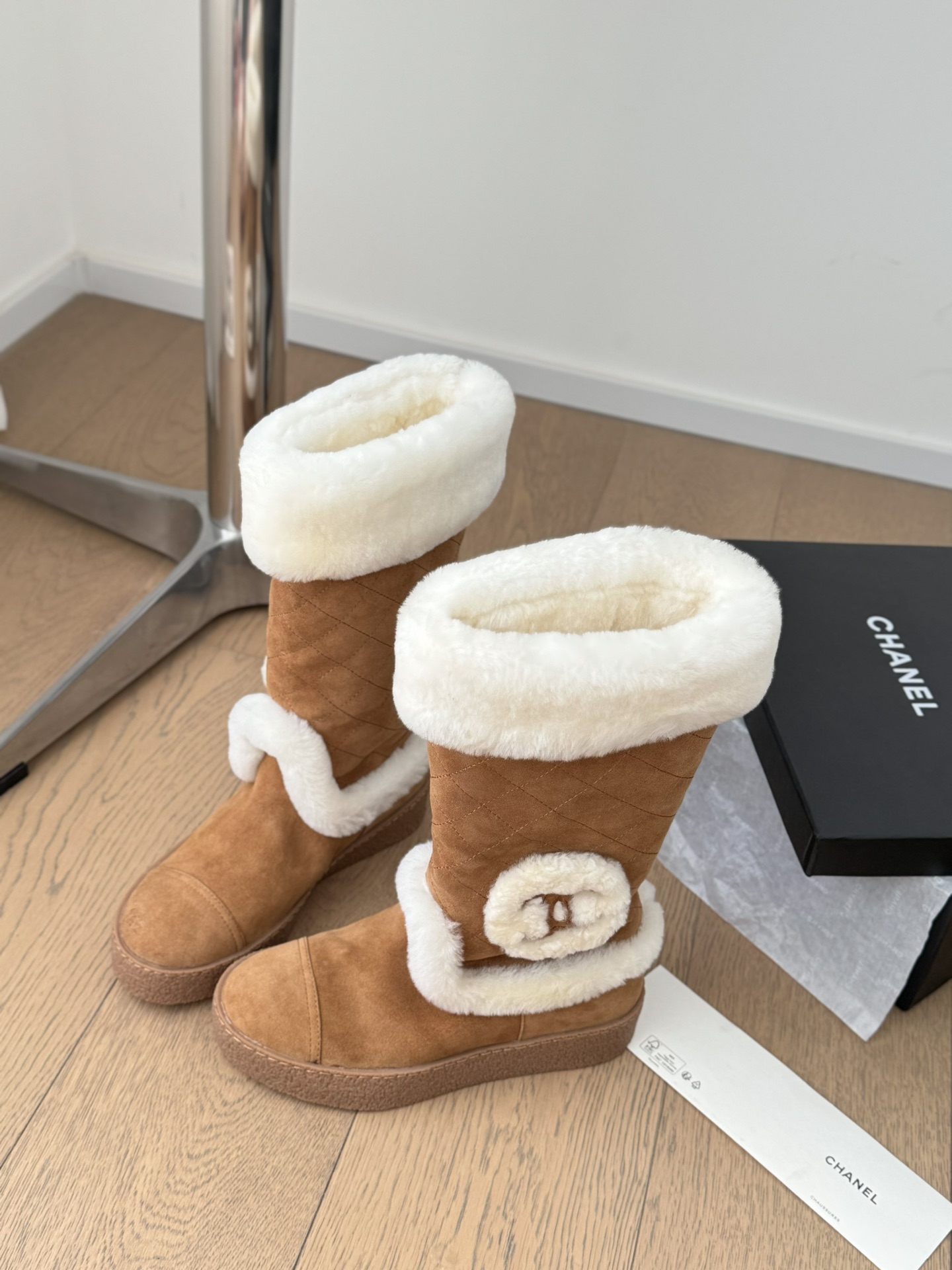 𝐜𝐡𝐚𝐧𝐞𝐥 24K new snow boots-brown
