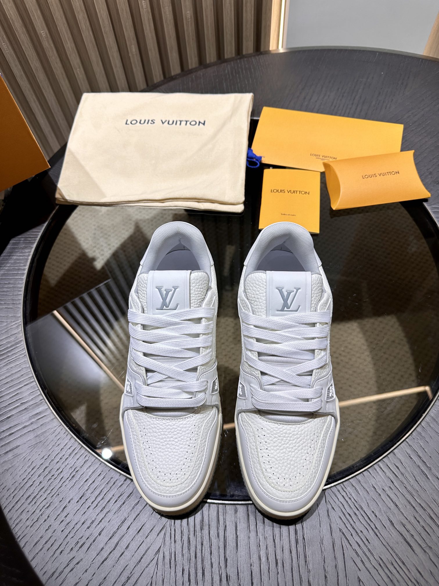 LV Trainer -Silver Gray