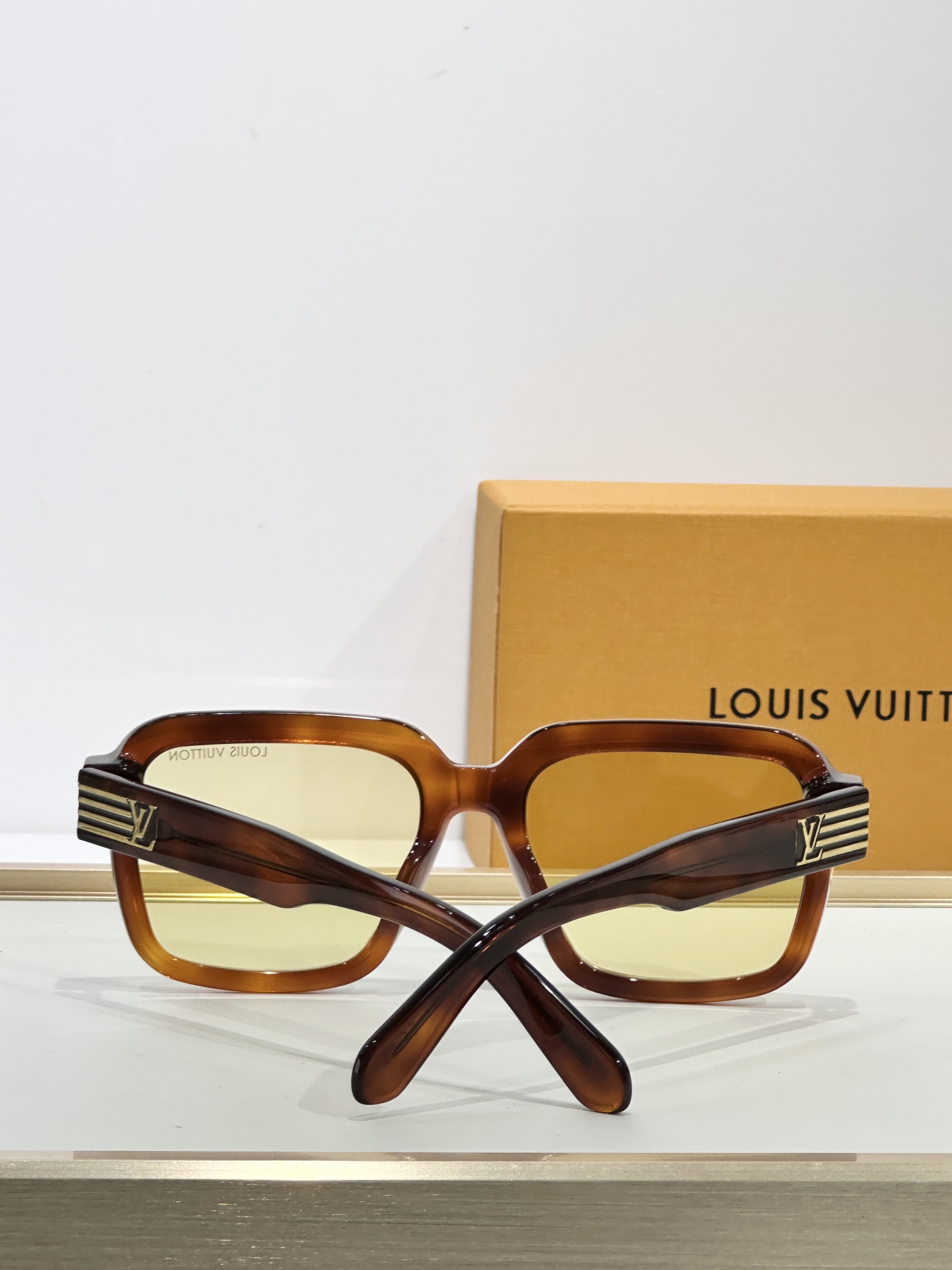 Louis Vuitton Z2739U  Slide Large Square‑Round Sunglasses