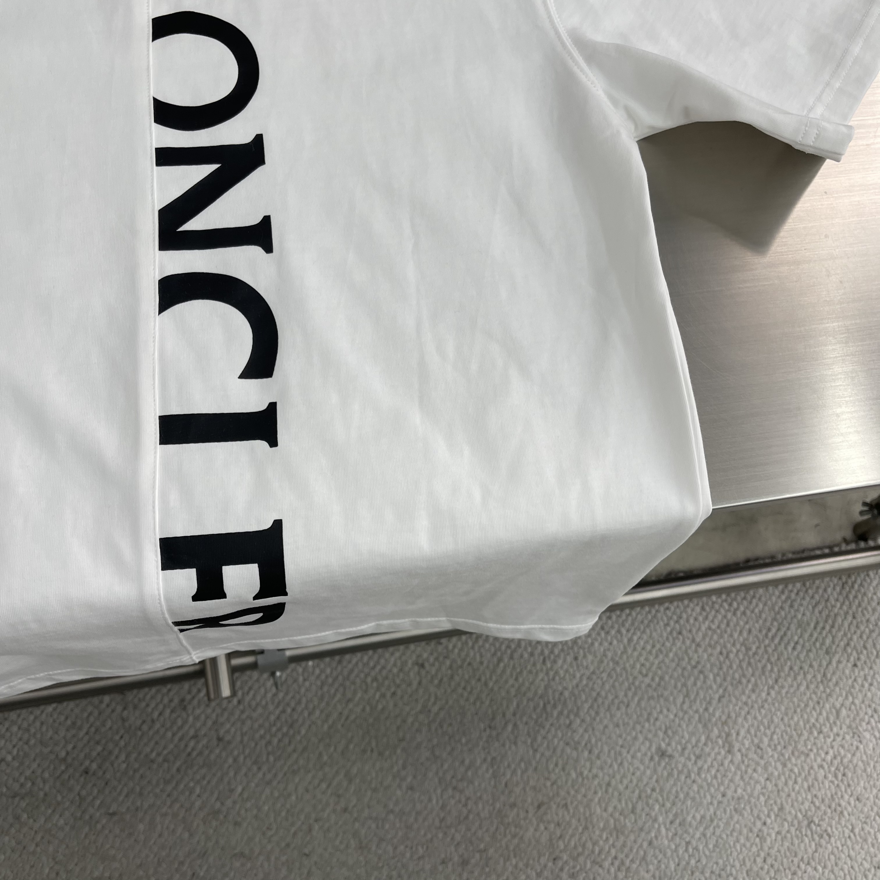 mon SS 2025 Crew Neck Essentia