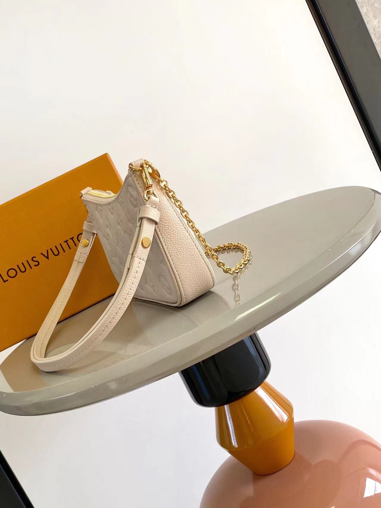 Louis Vuitton M80349 Easy Pouch Sand