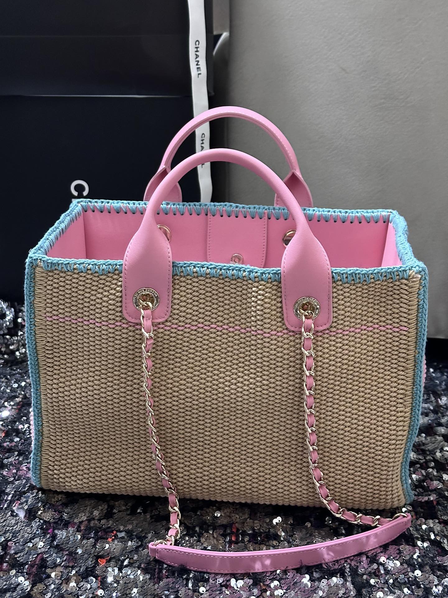 Chanel 24s woven beach bag-pink