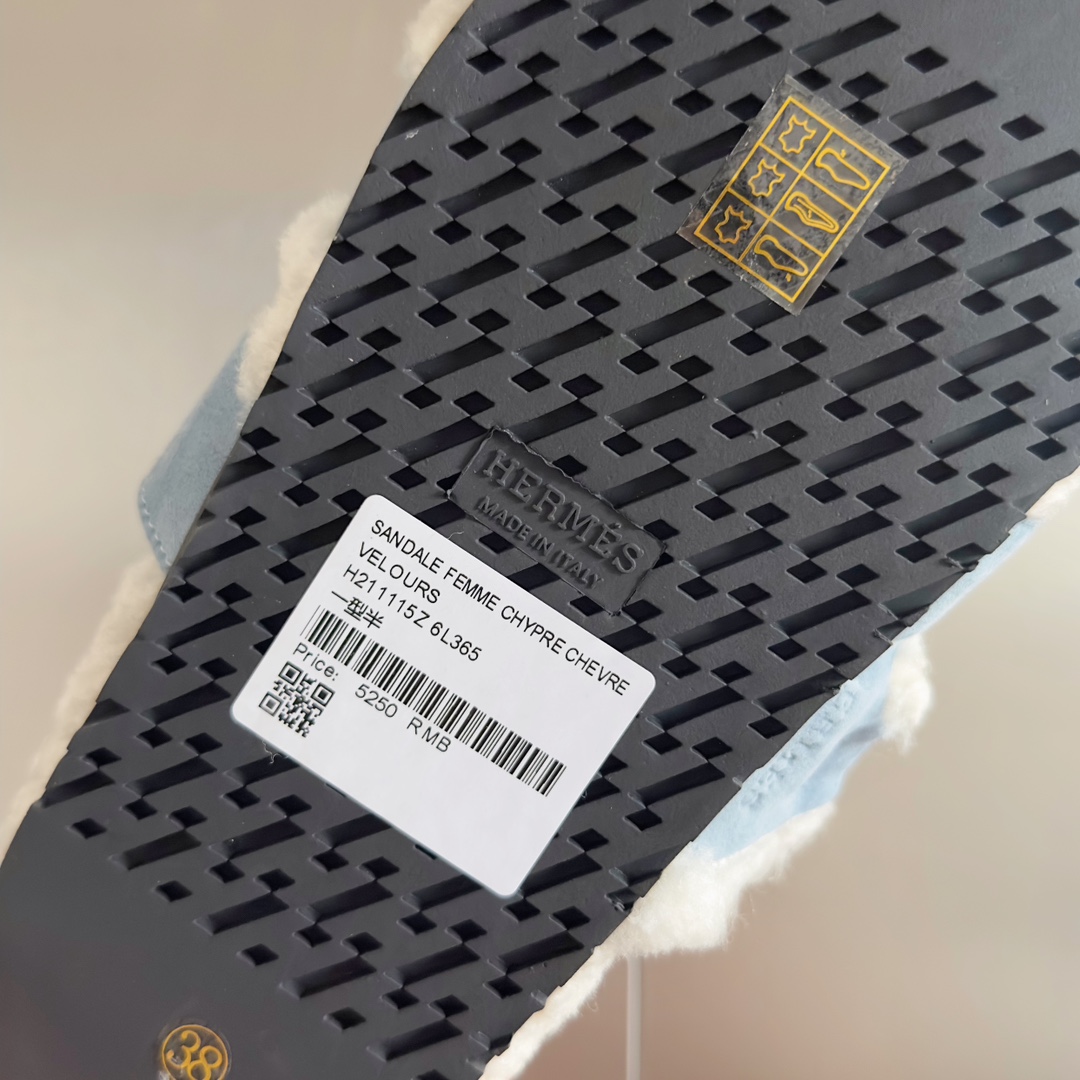 Hermès slippers baby blue