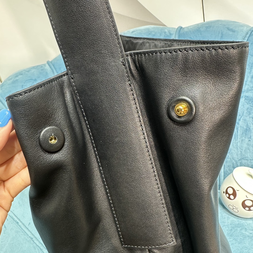 Miu Miu-Nappa Leather Shoulder Bag-5BC117