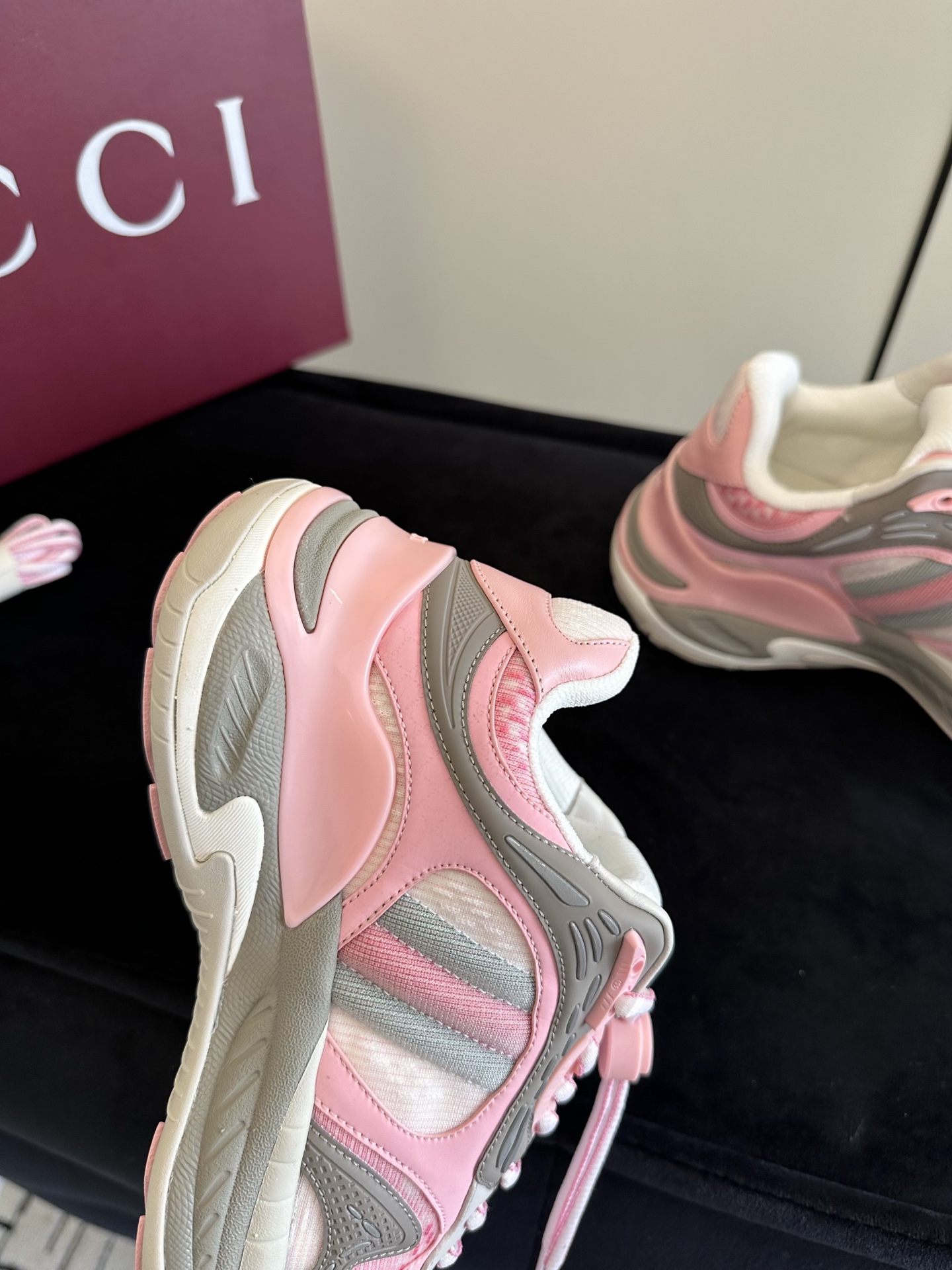 Women's Gucci 2.0 trainer