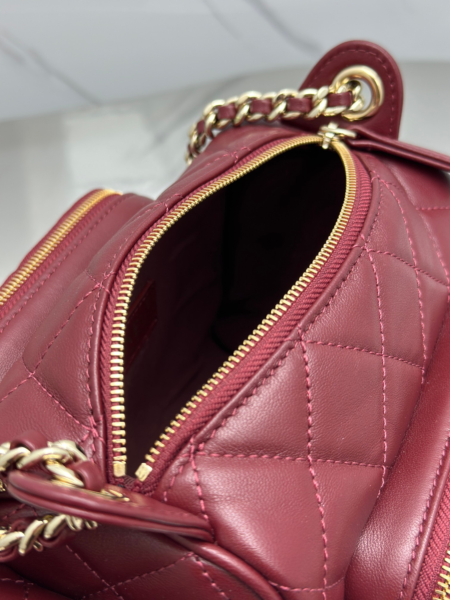 24K camera bag small date red