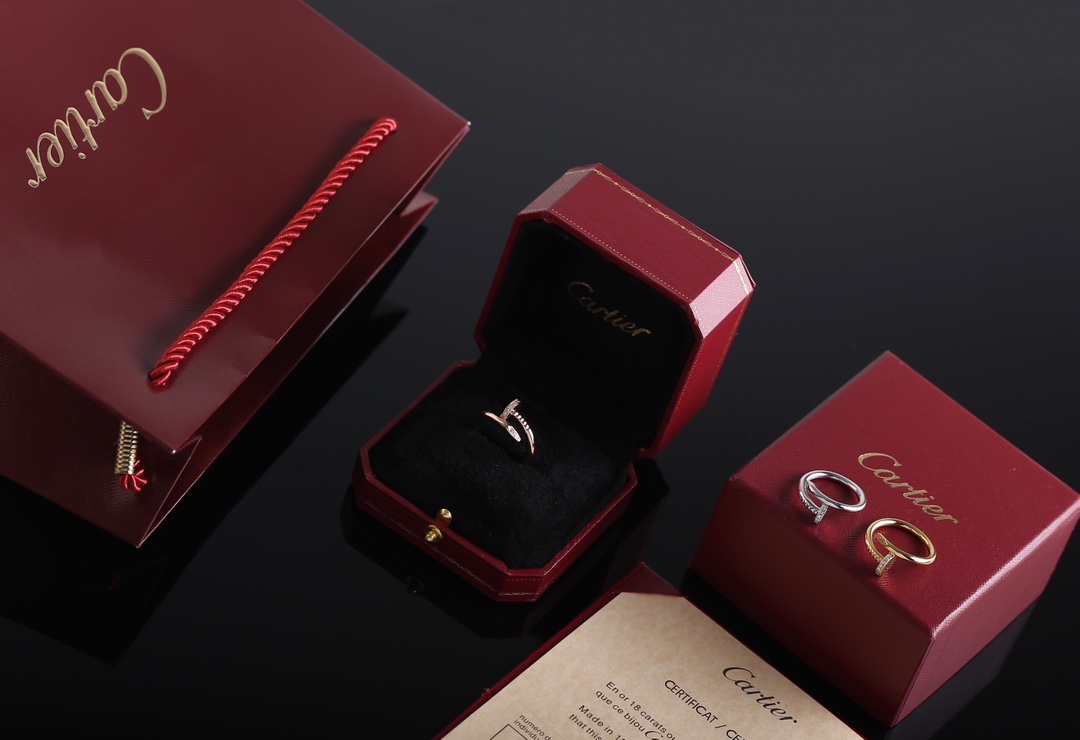 C@rtier Juste un Clou nail ring