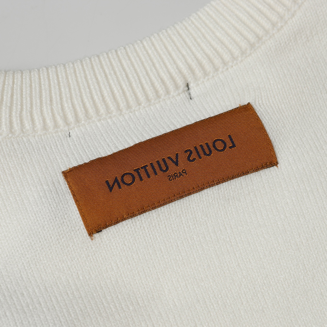 LV- Long sleeve white sweater