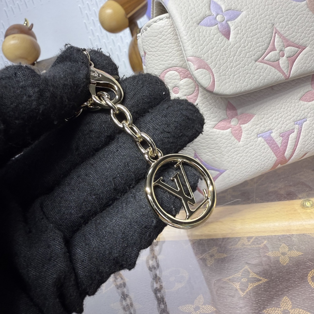 LV M25596 Nano Madeleine