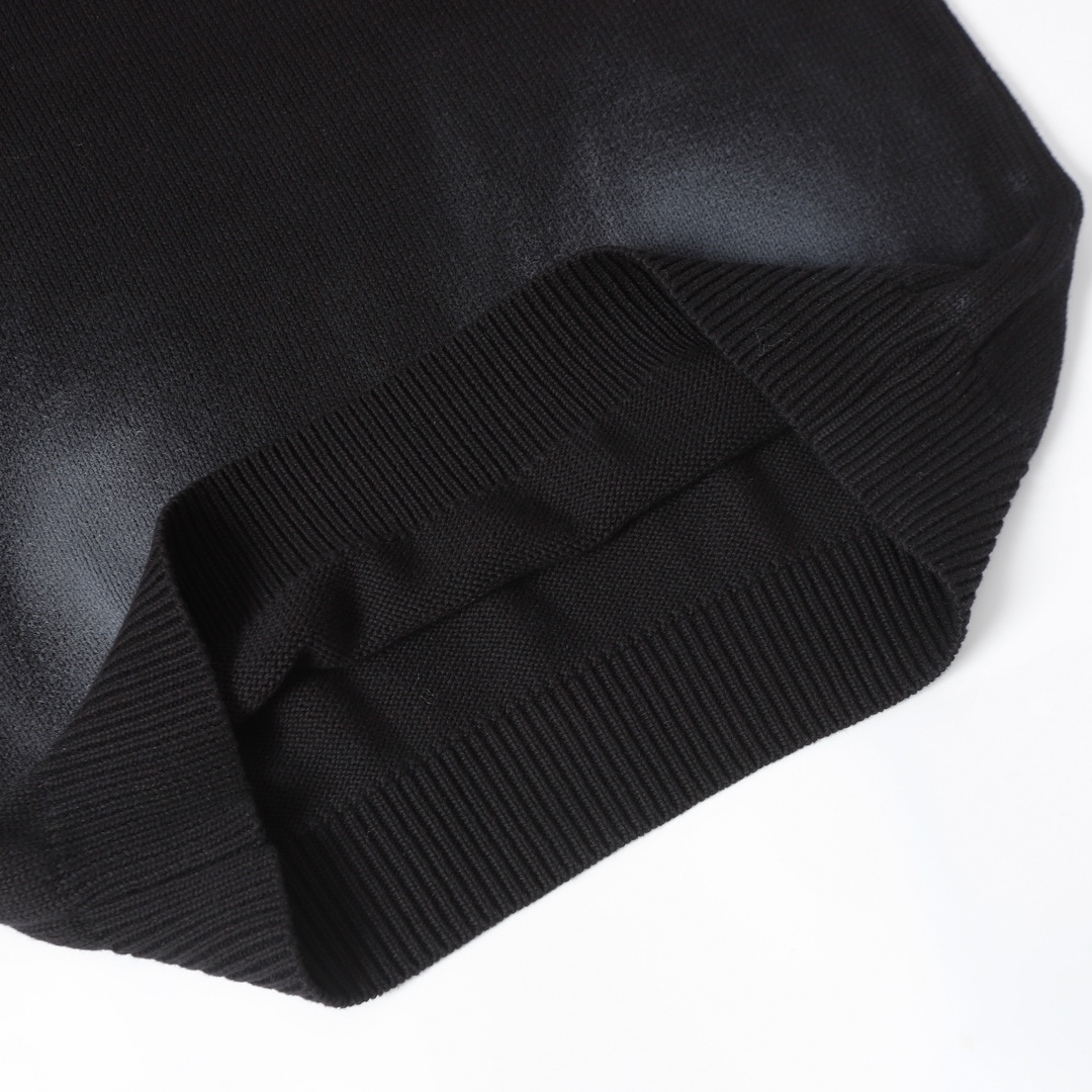 LV- Crew collar jumper long sleeve sweater