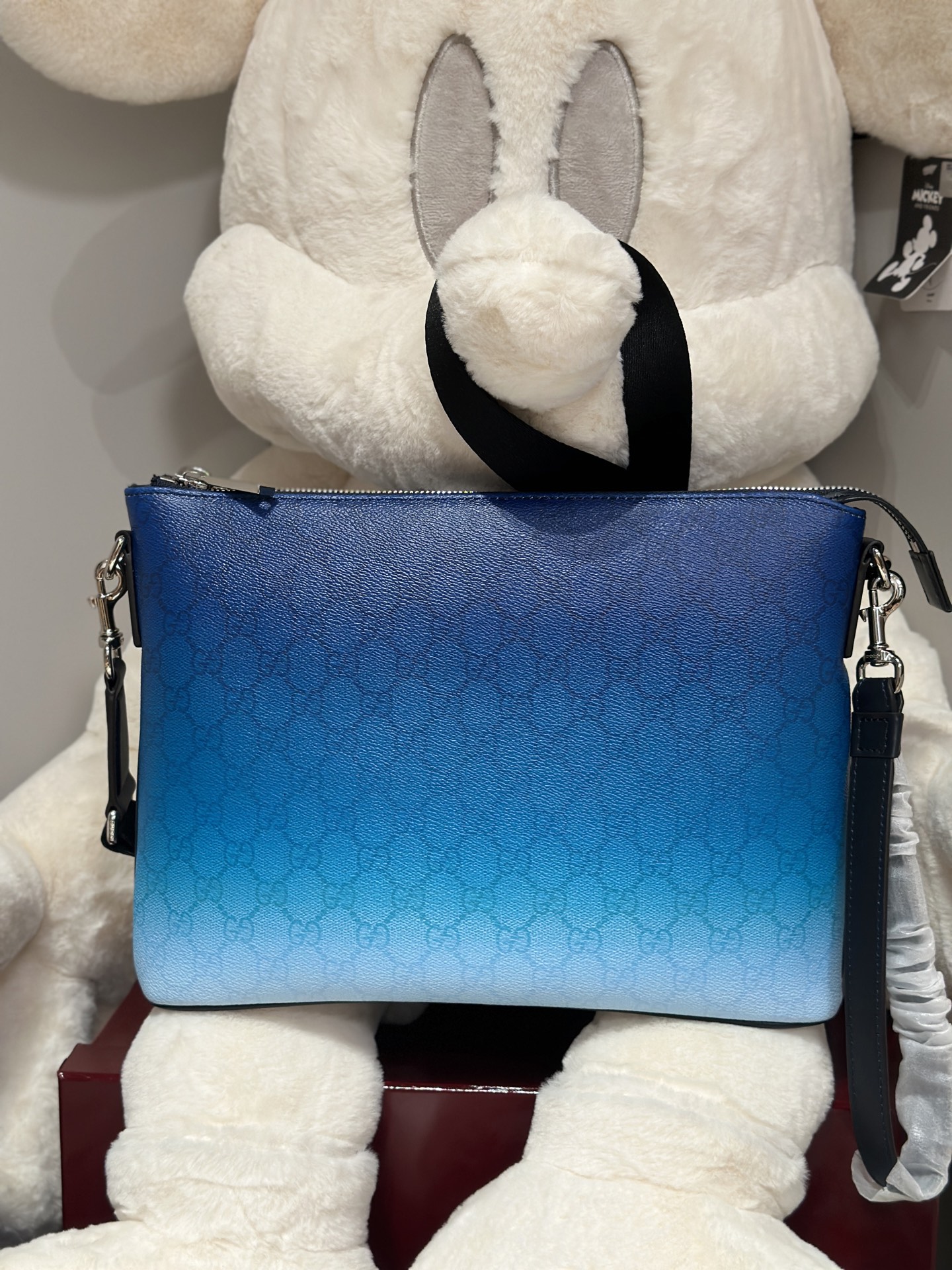 Gucci Chroma small pouch