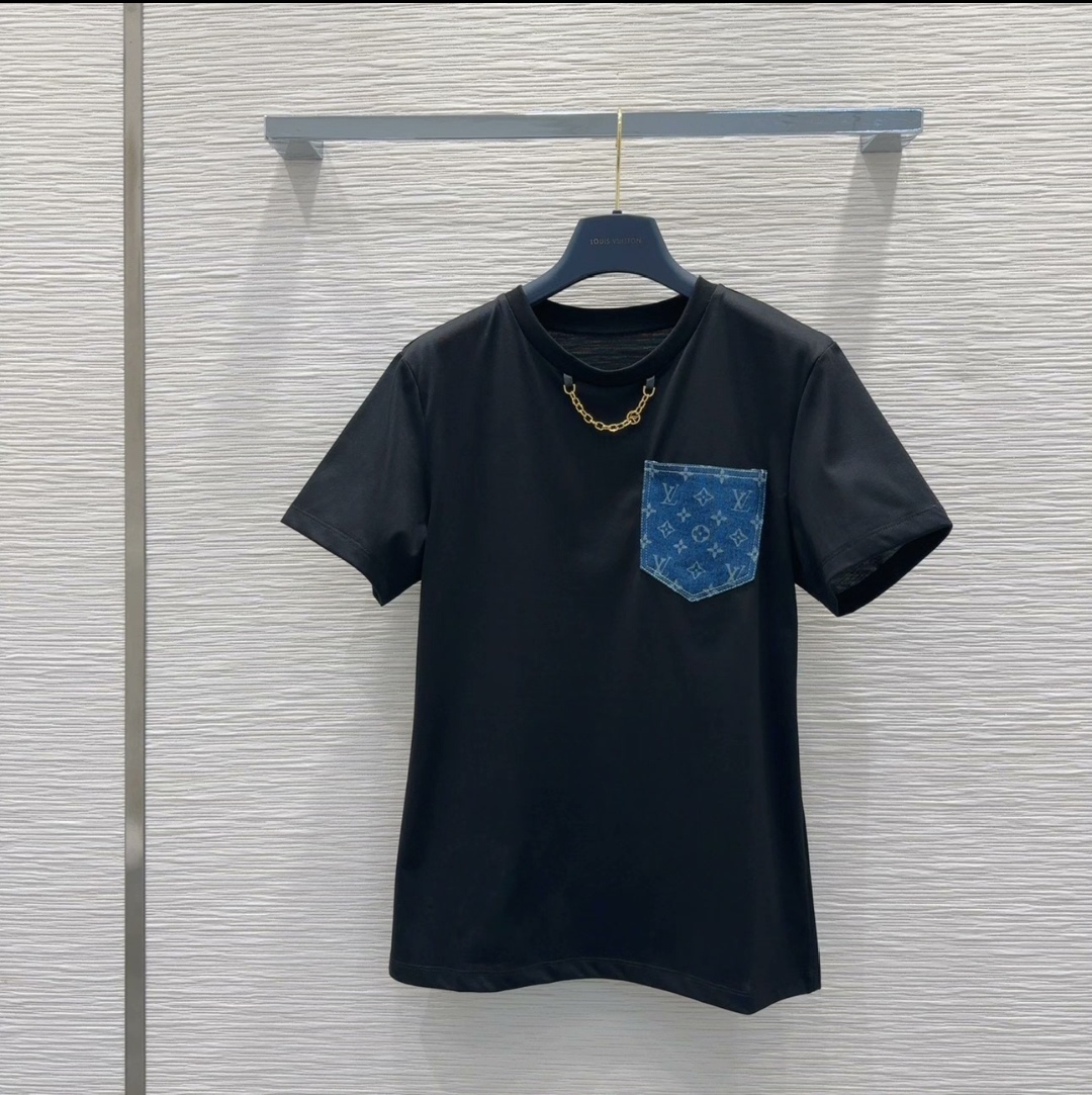 LOUIS VUITTON Monogram Pocket T-shirt