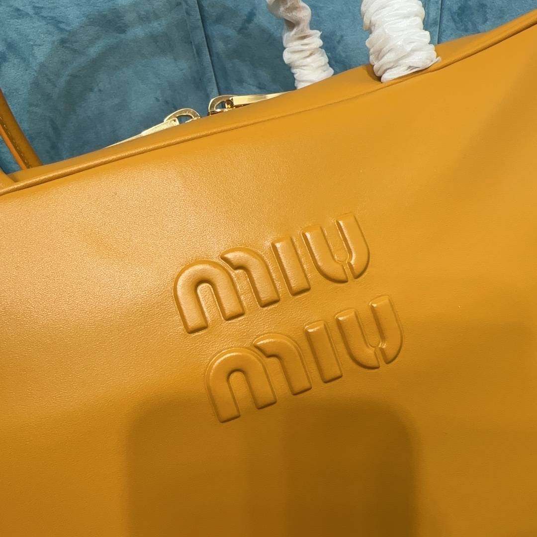 Miu Miu-Leather Beau bag-Pomegranate Yellow