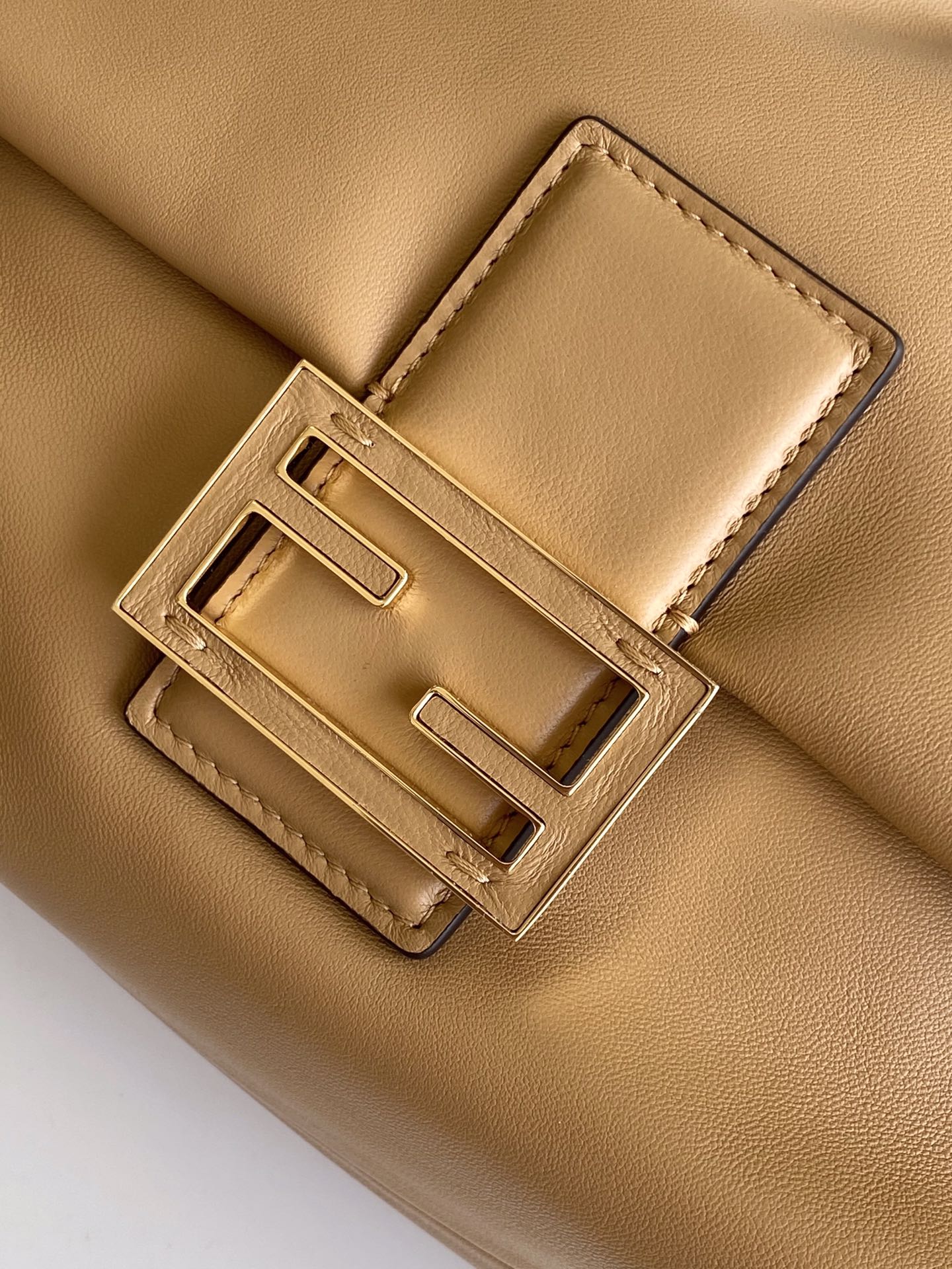 FENDI-Mamma Baguette Medium