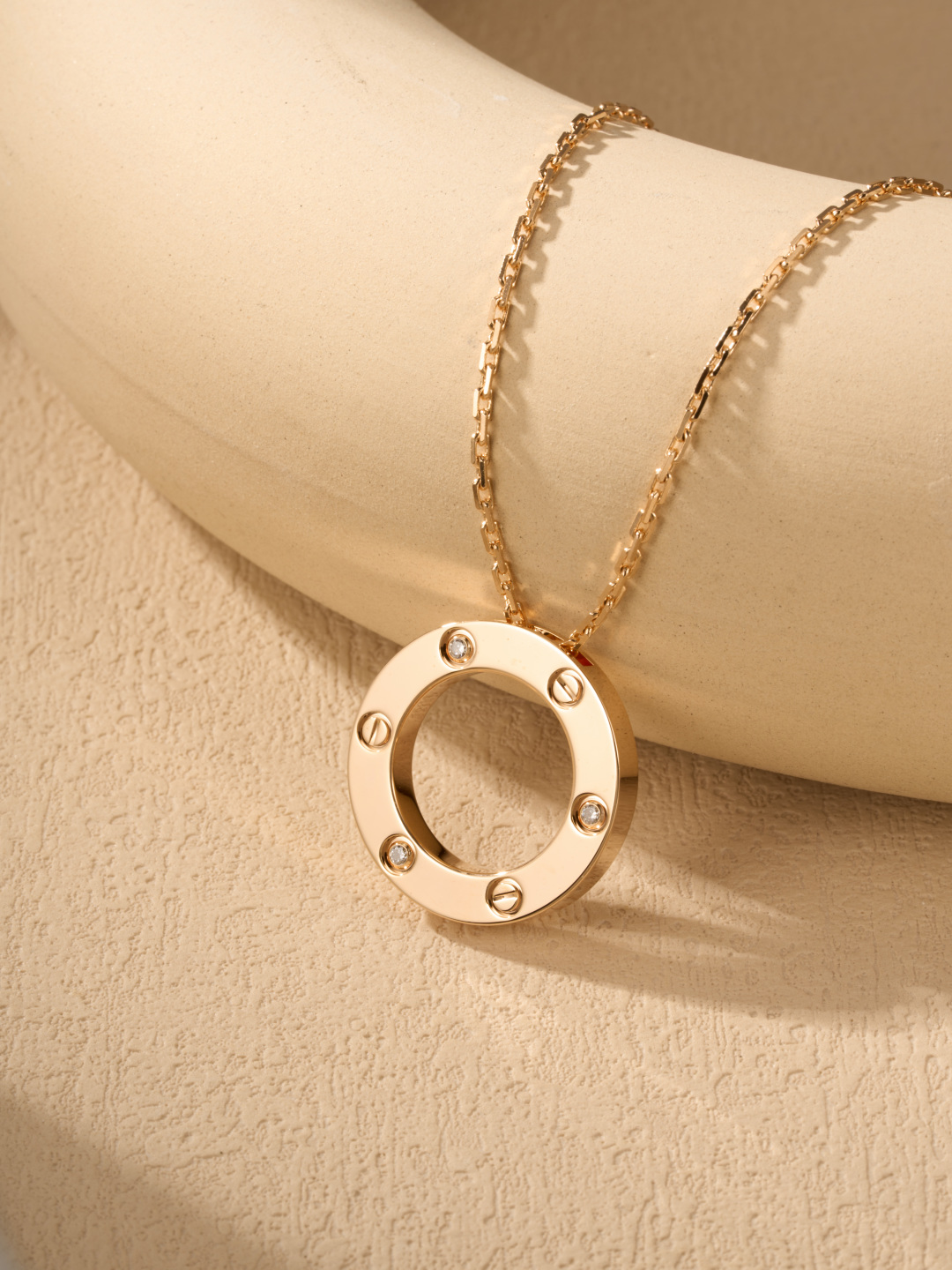 【Cartier】LOVE Three-Diamond Necklace