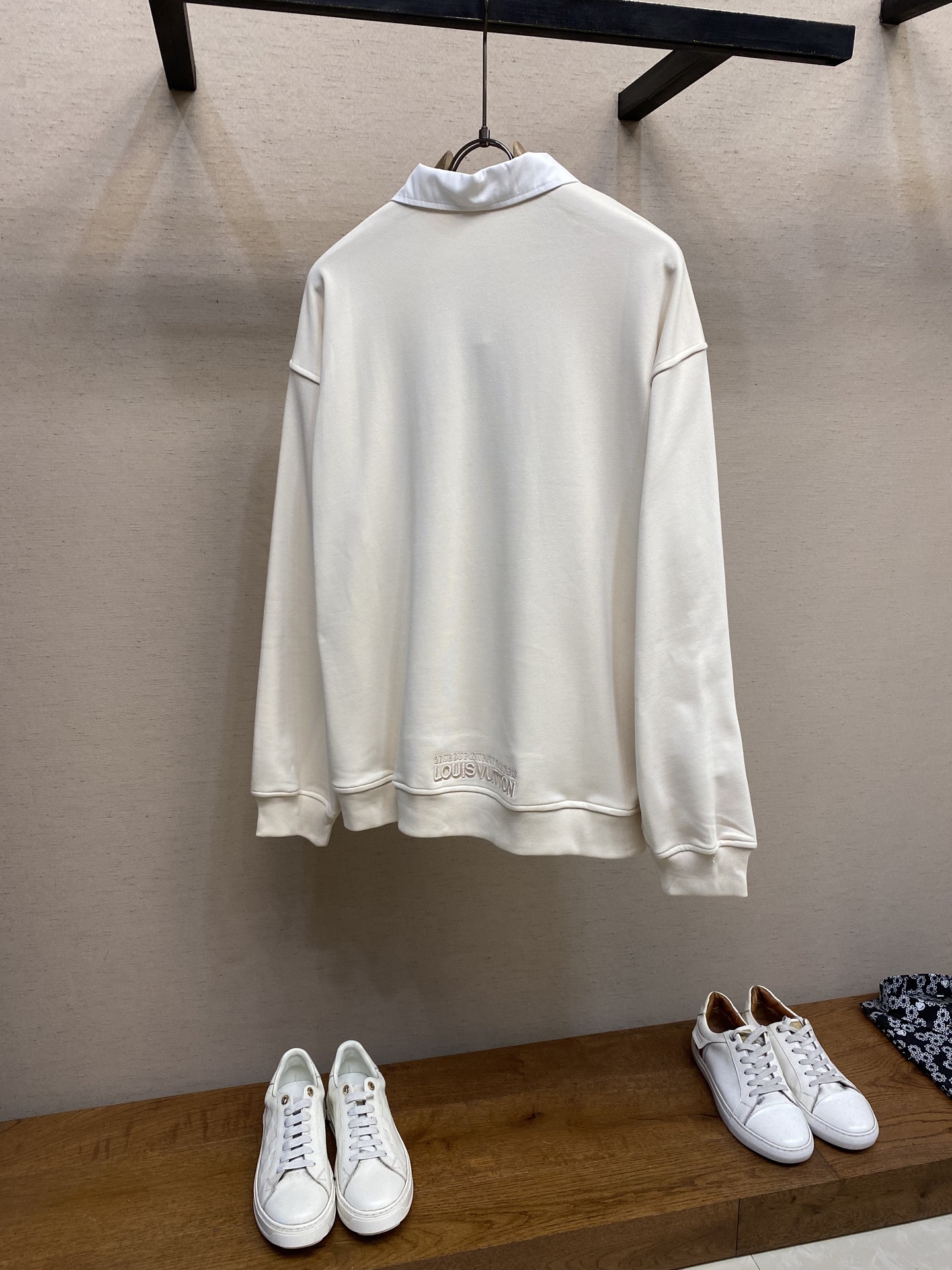 LV 1AHW32 Embellished Half Zip Sweatshirt