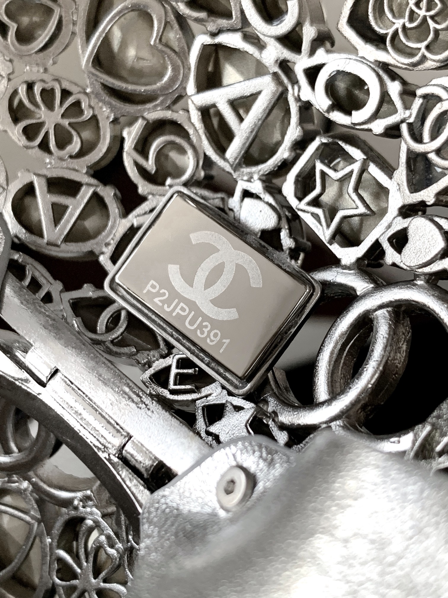 chanel diamond ball Bag