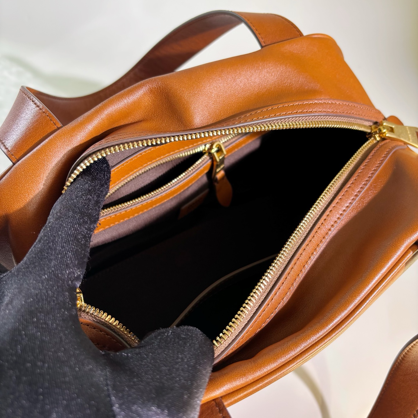 MIUMIU Leather top-handle bag -Cognac